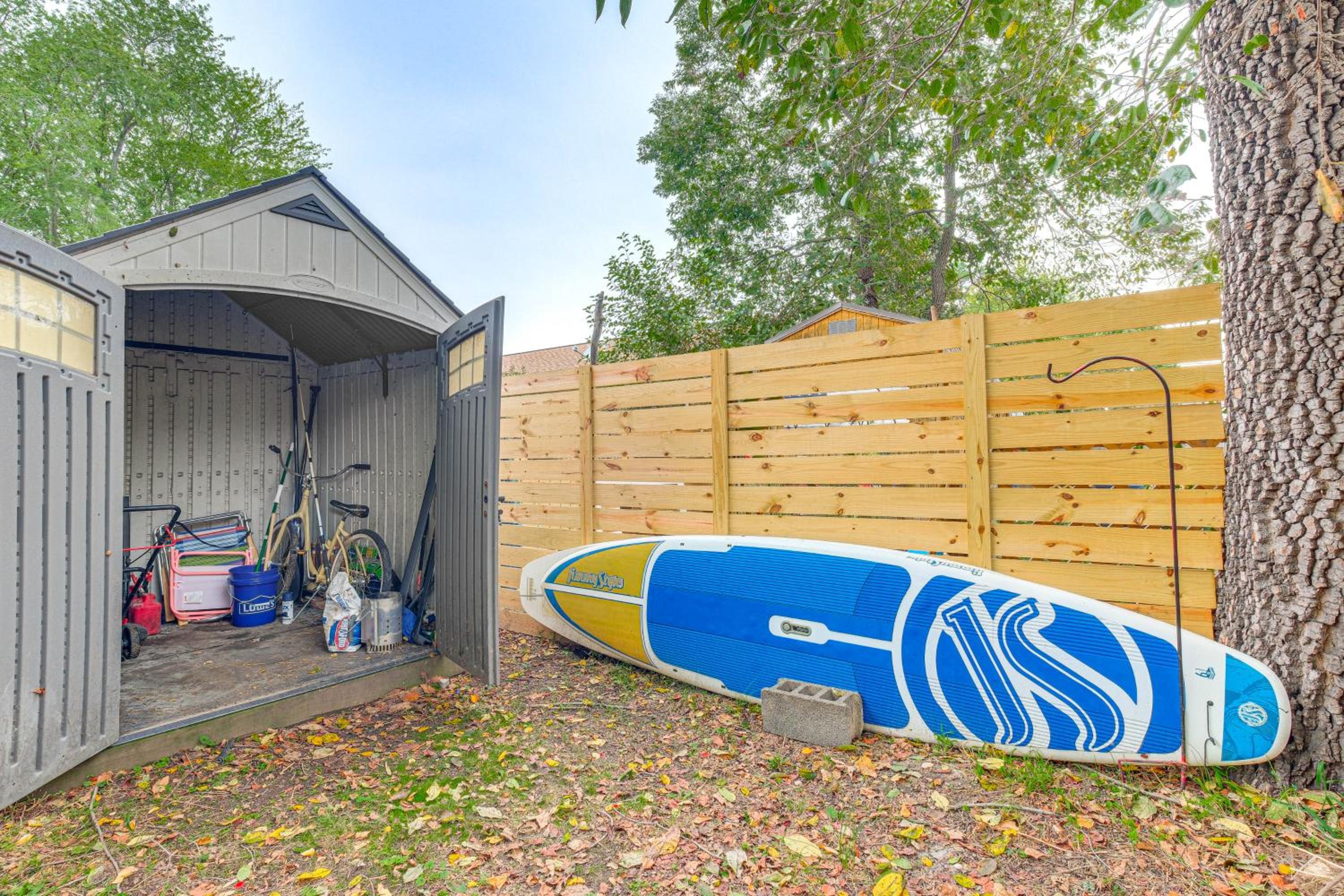 Cozy Cottage Just 2 Blocks From the River!
