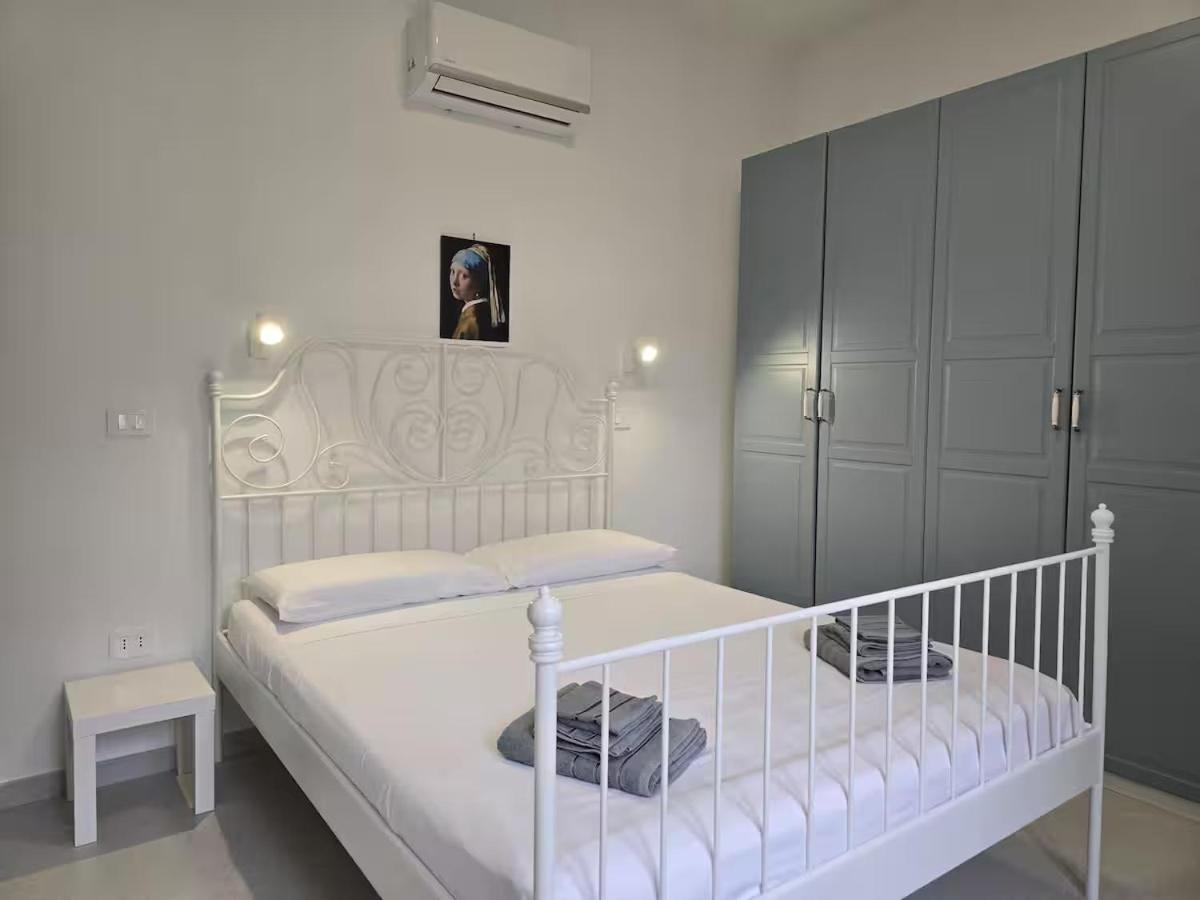 Casa Perla, lussuoso ed elegante appartamento con cortile a pochi passi dal mare
