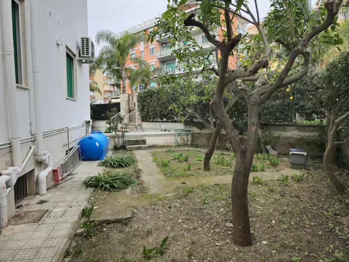 Casa Perla, lussuoso ed elegante appartamento con cortile a pochi passi dal mare