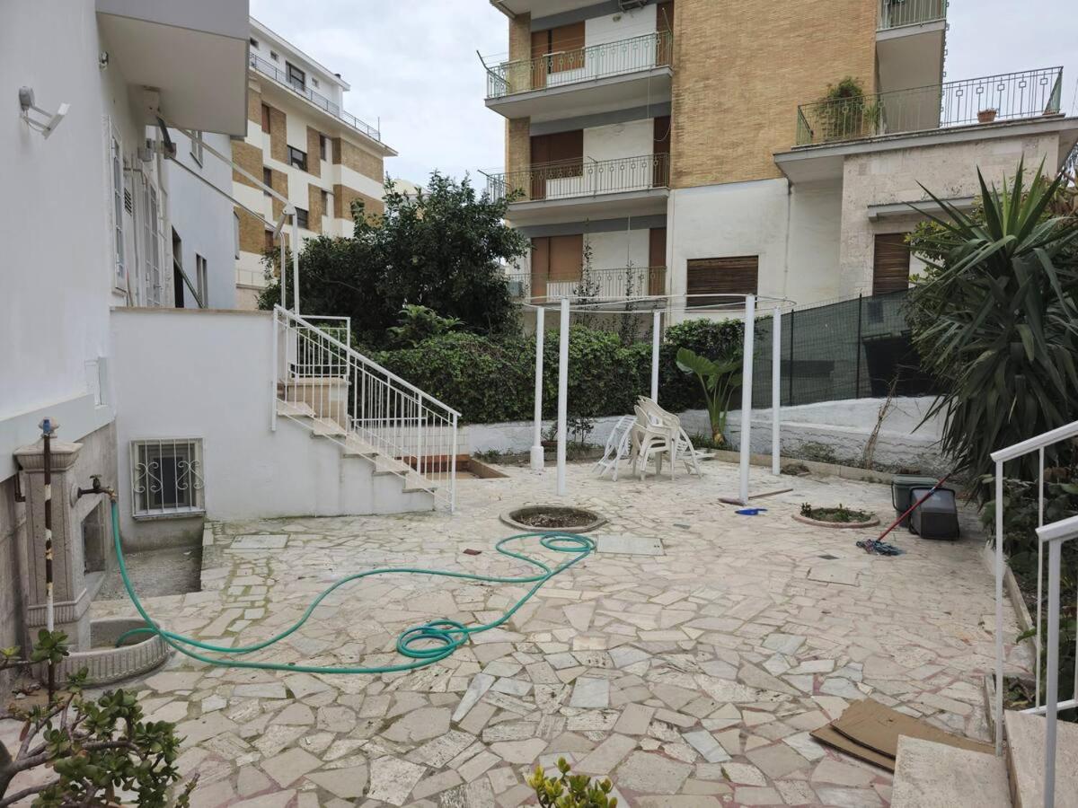 Casa Perla, lussuoso ed elegante appartamento con cortile a pochi passi dal mare