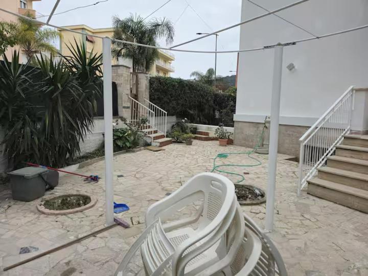 Casa Perla, lussuoso ed elegante appartamento con cortile a pochi passi dal mare