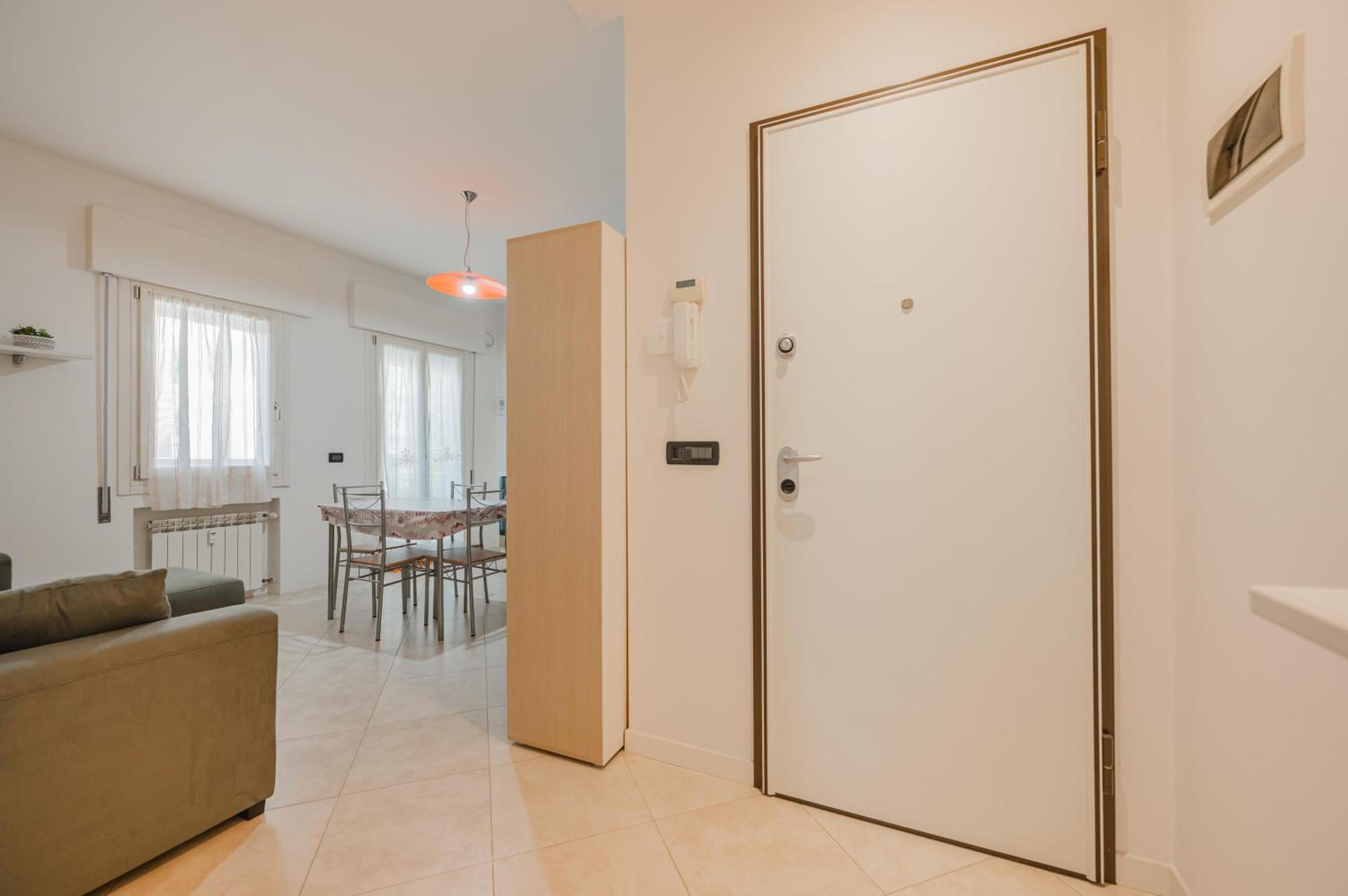 Poppy's Flat - 10 min from Venice & Train Station