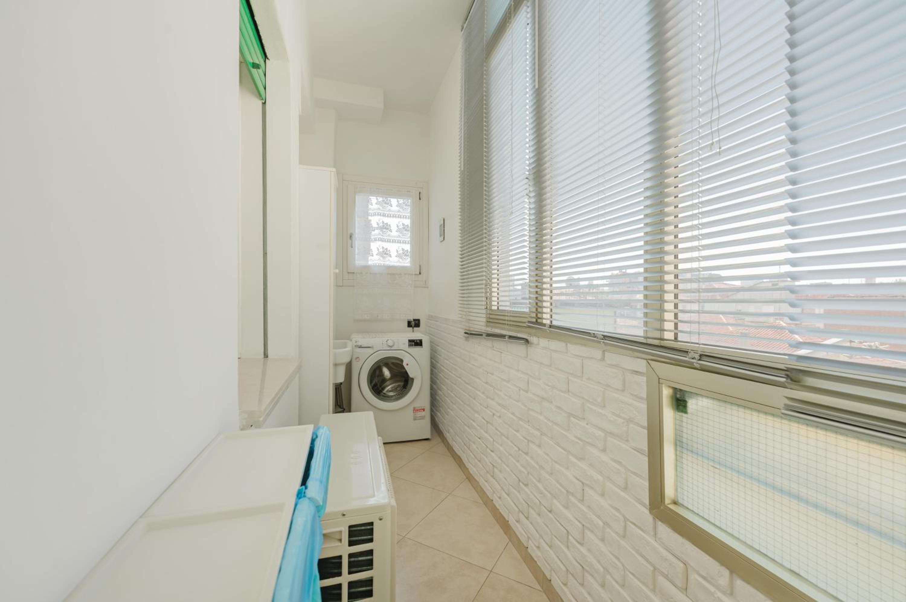 Poppy's Flat - 10 min from Venice & Train Station