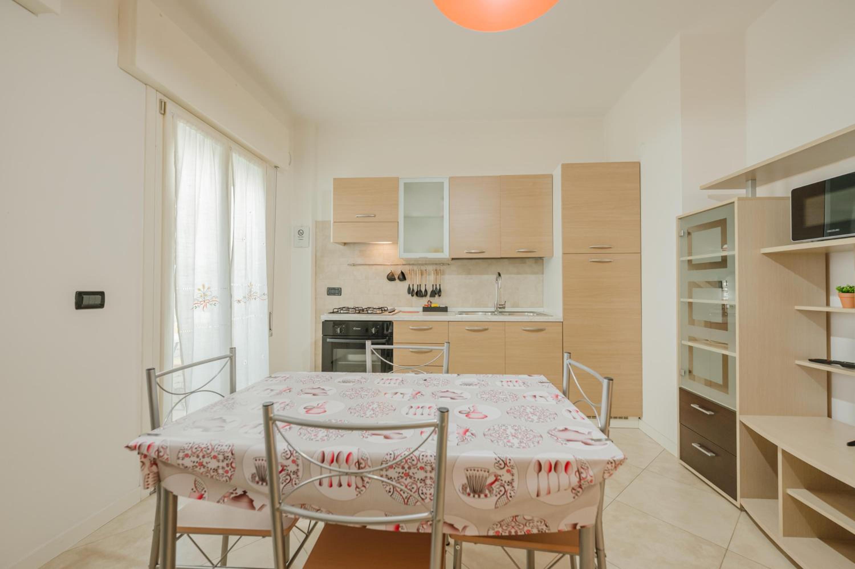 Poppy's Flat - 10 min from Venice & Train Station