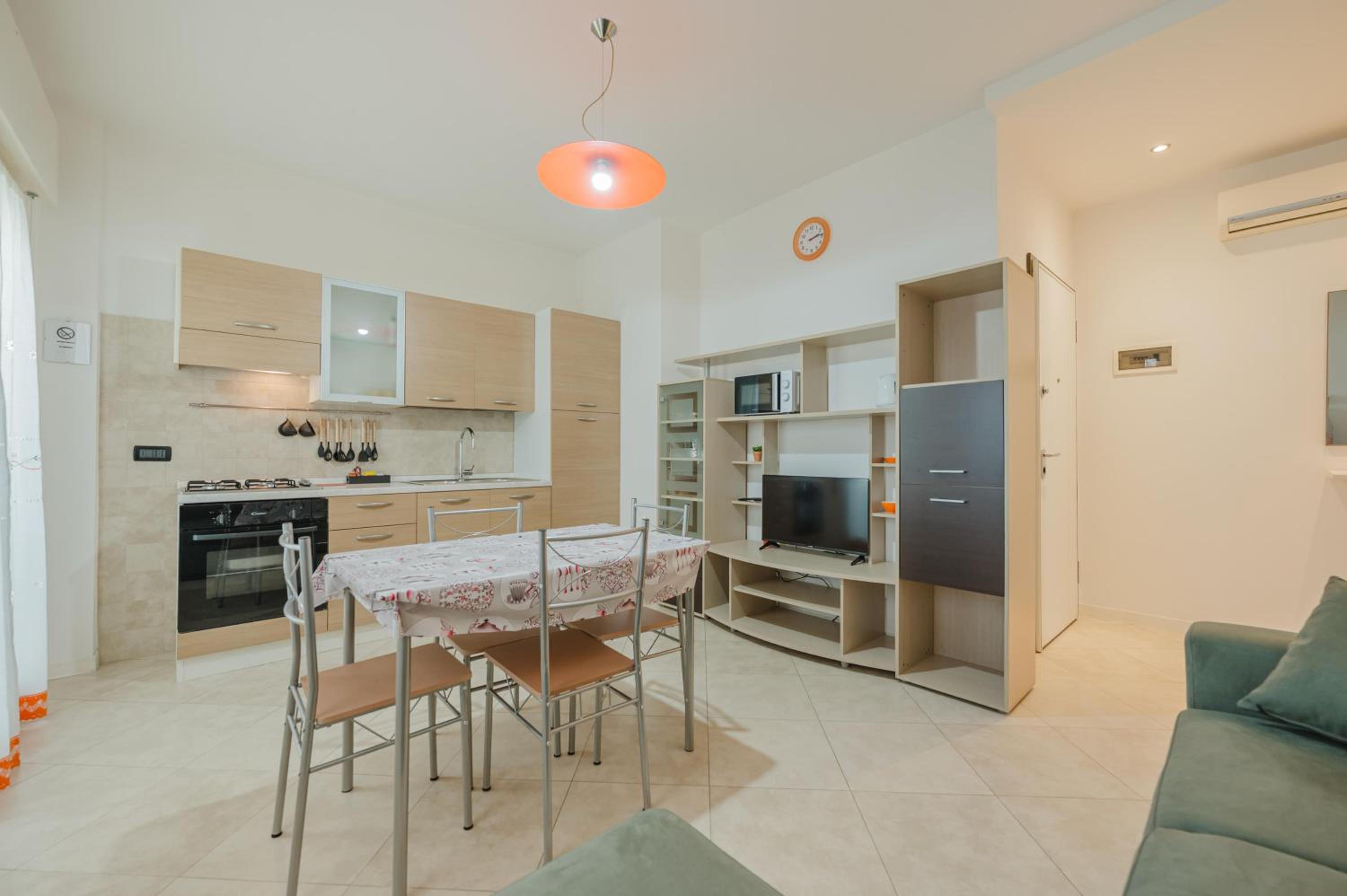 Poppy's Flat - 10 min from Venice & Train Station