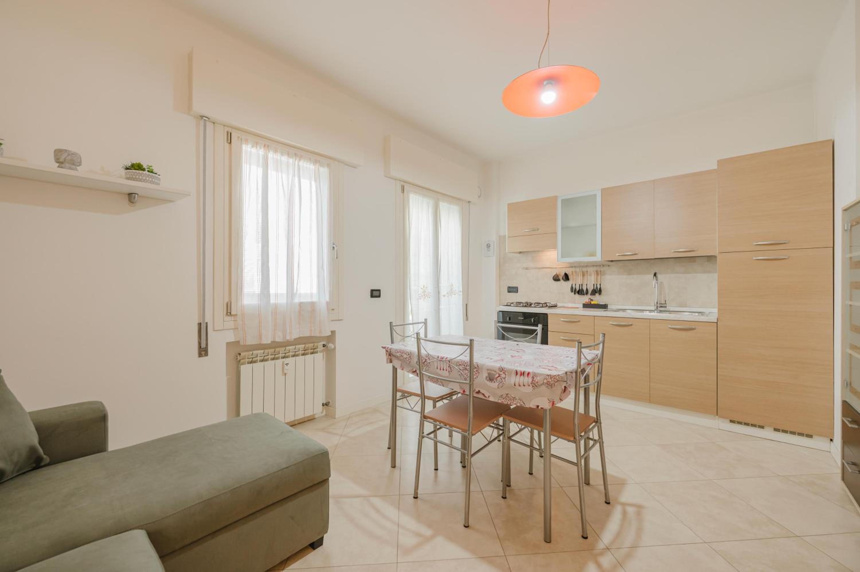 Poppy's Flat - 10 min from Venice & Train Station