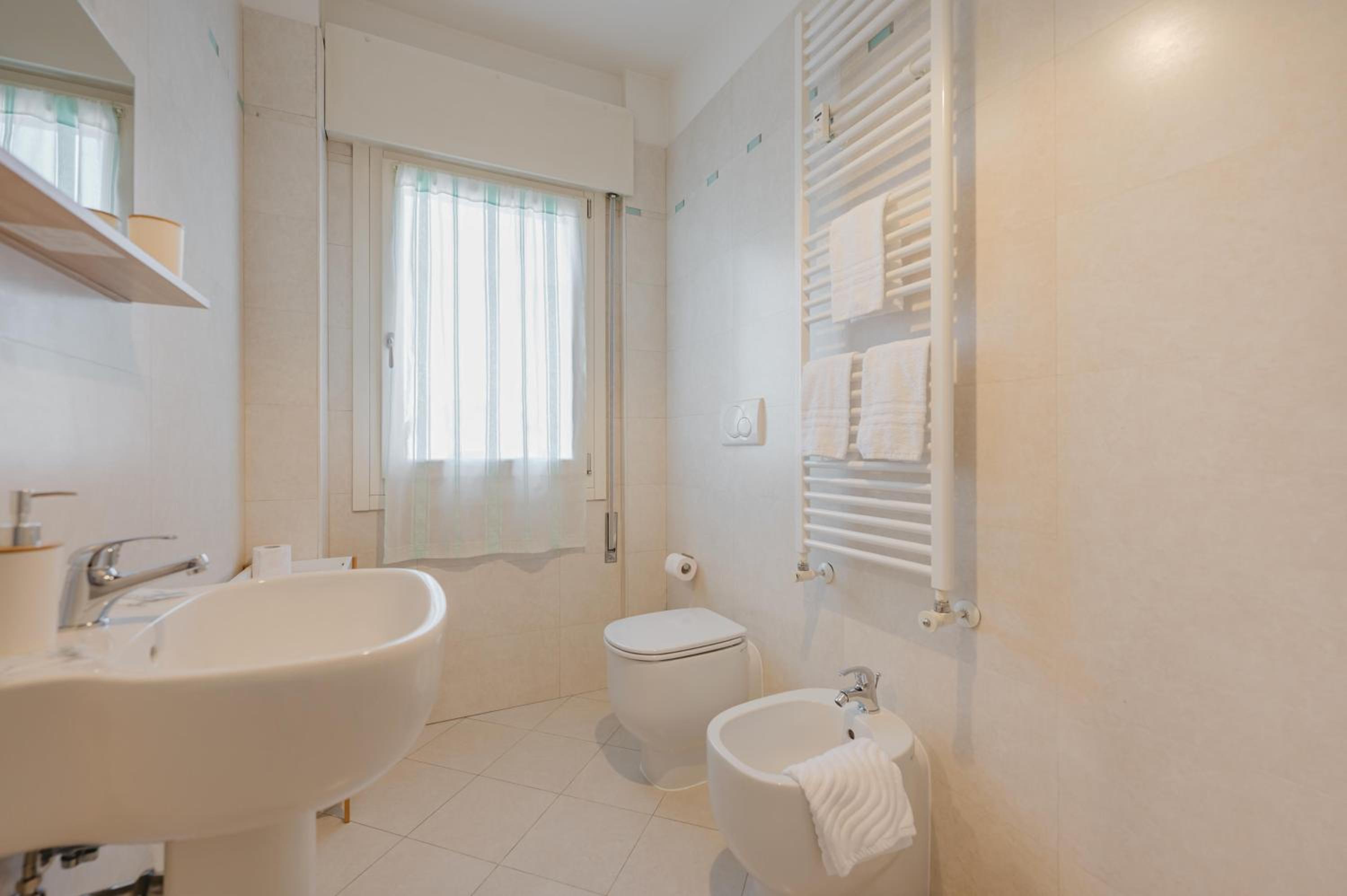 Poppy's Flat - 10 min from Venice & Train Station