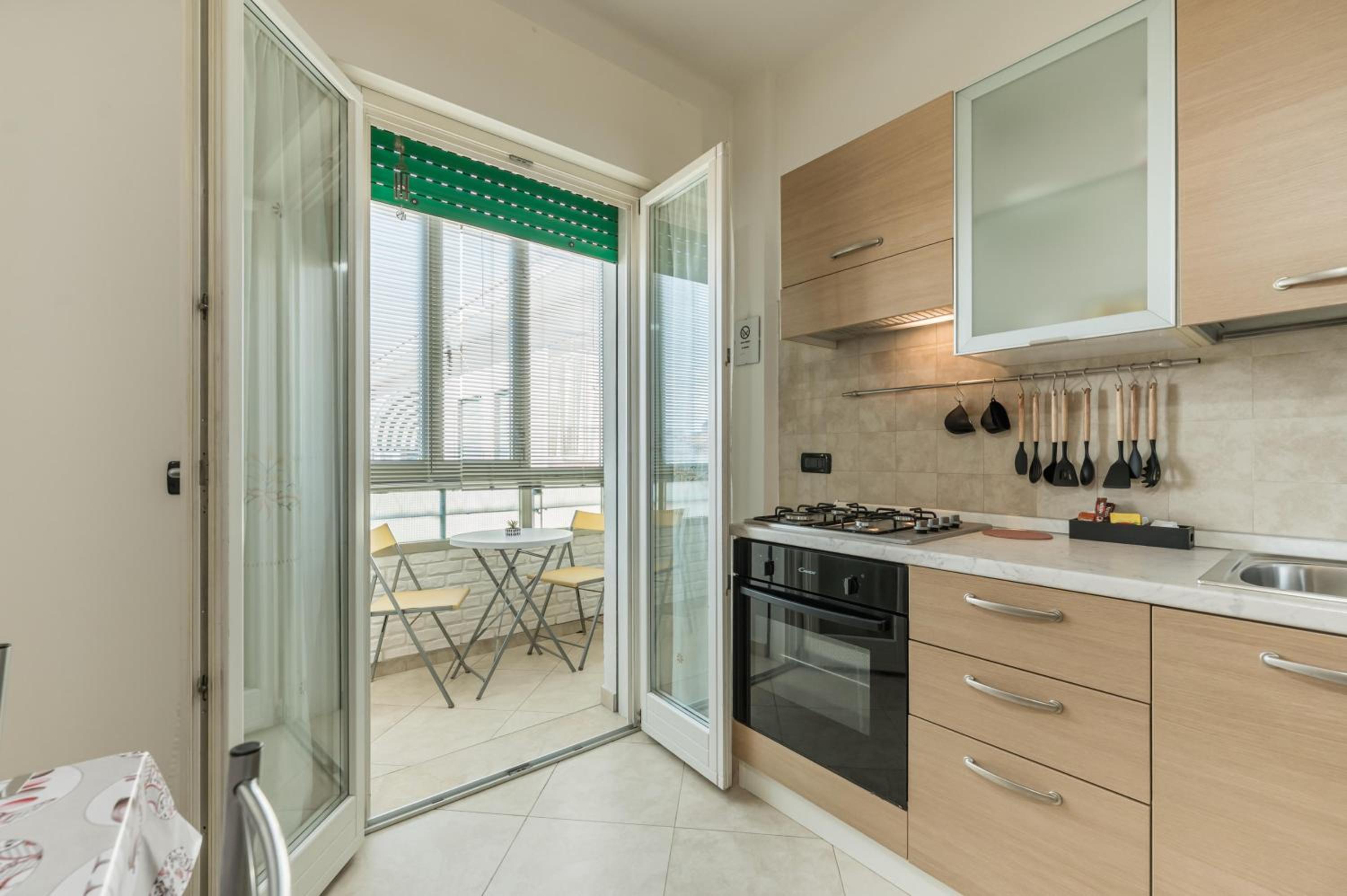 Poppy's Flat - 10 min from Venice & Train Station