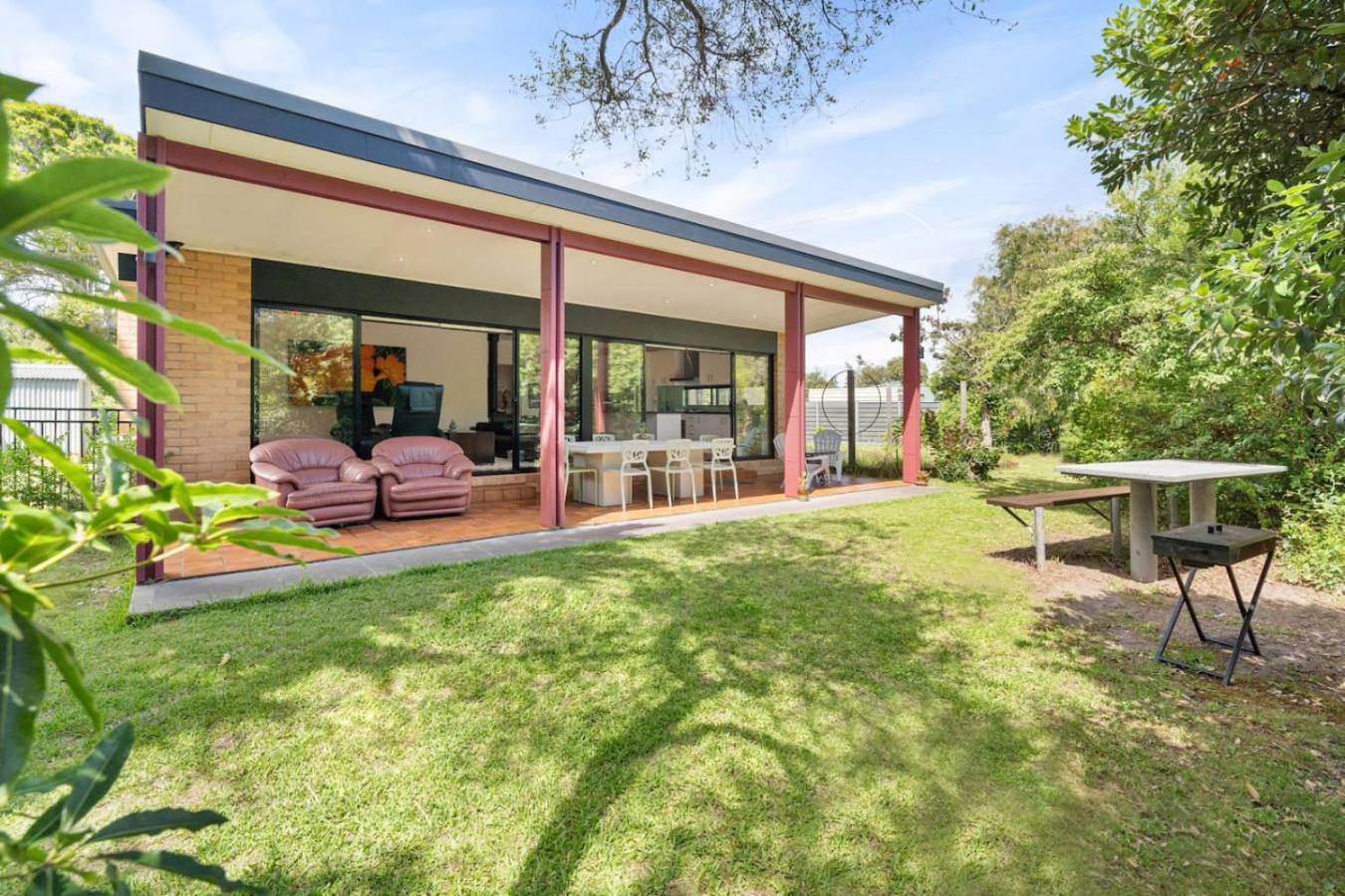 Mornington Escape 350m to beach