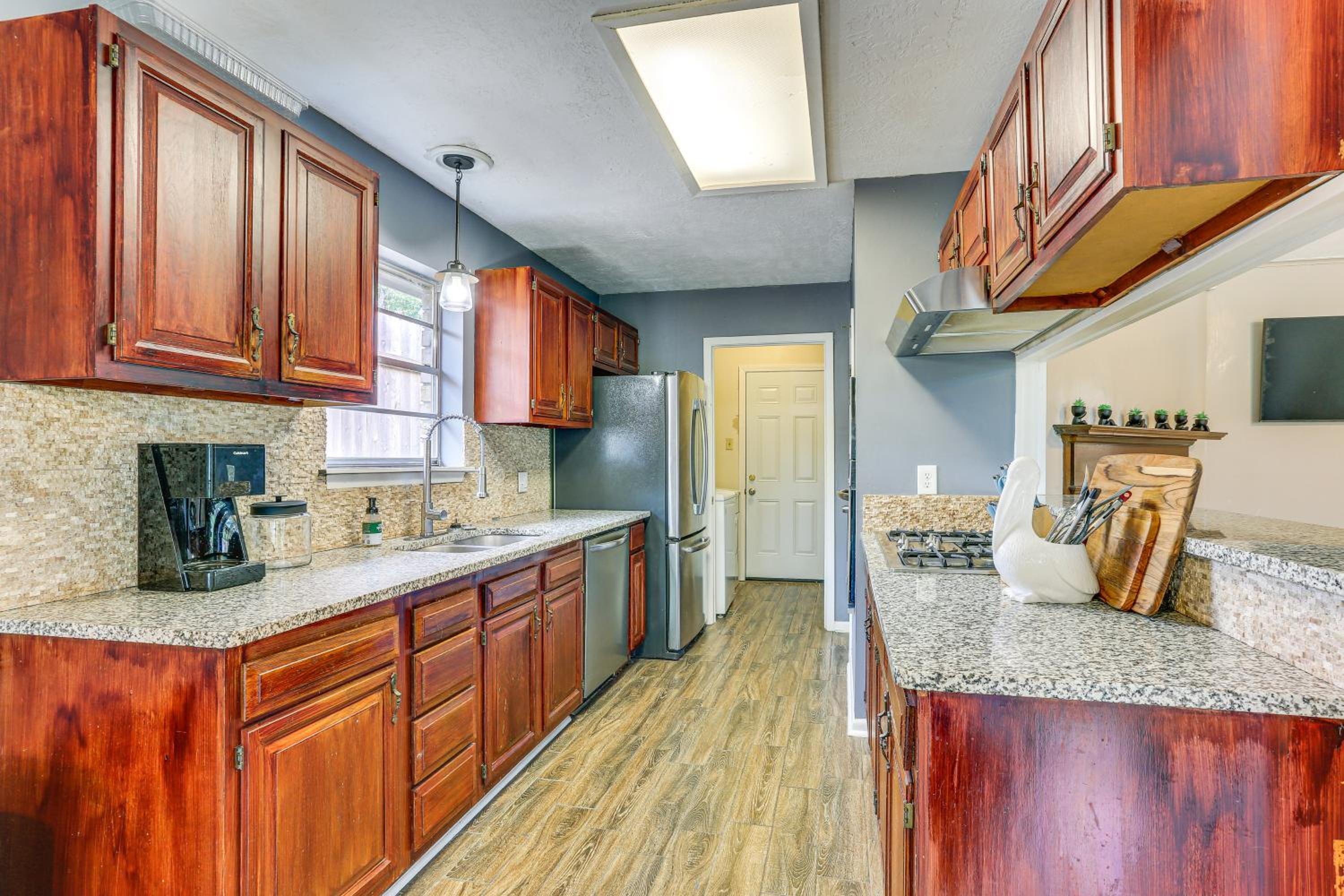 Fish, Golf, Explore Home 3 Mi to Prien Lake Park!