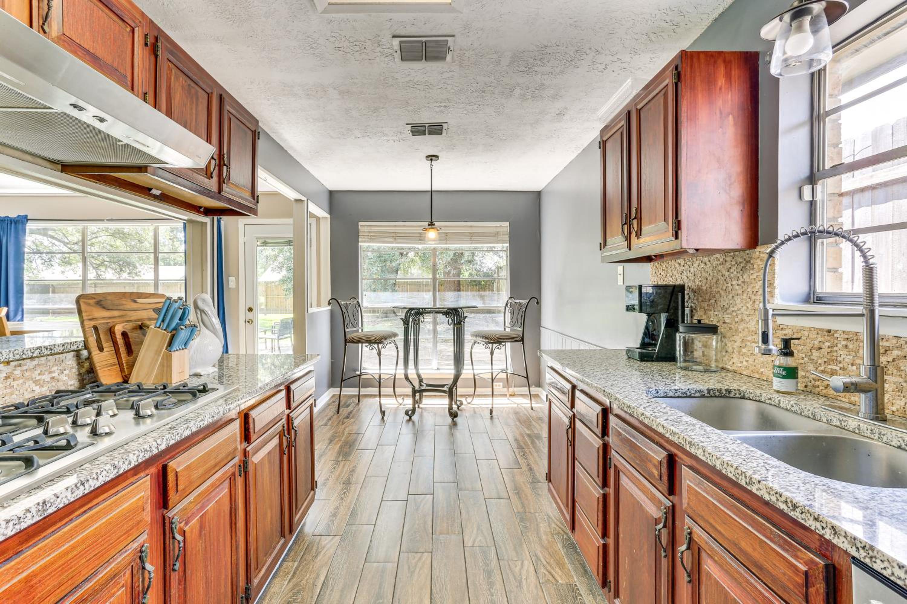 Fish, Golf, Explore Home 3 Mi to Prien Lake Park!