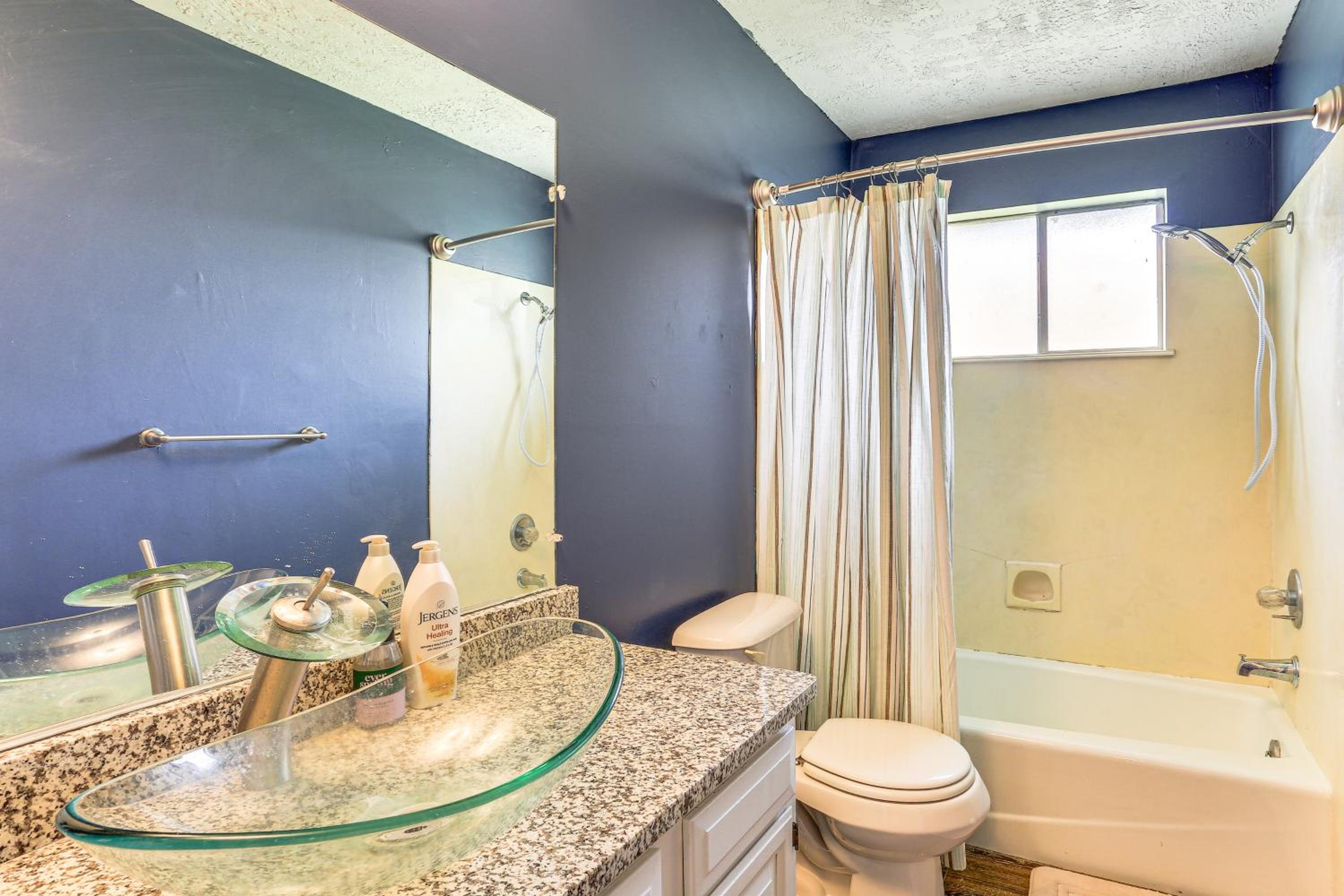 Fish, Golf, Explore Home 3 Mi to Prien Lake Park!