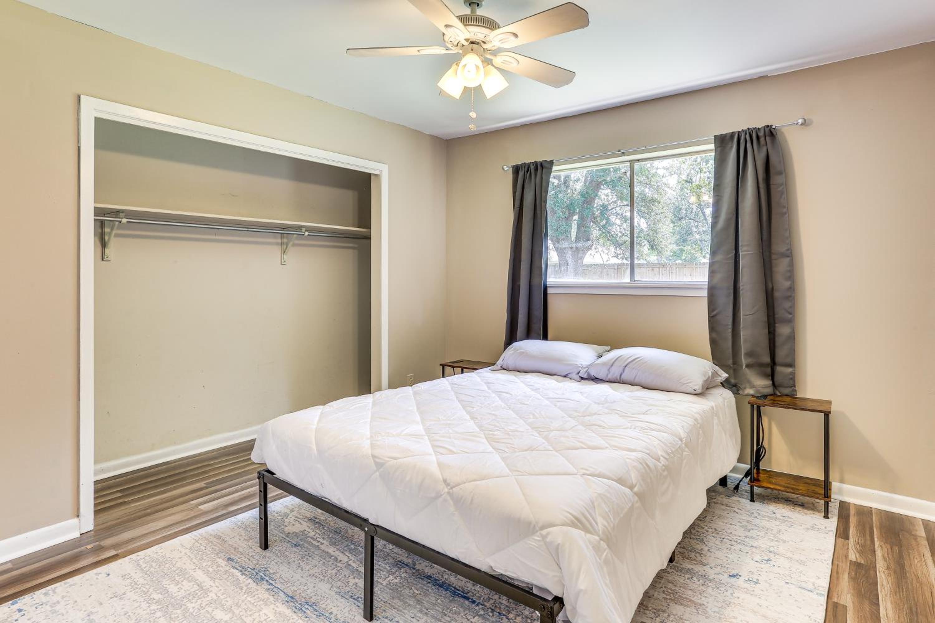 Fish, Golf, Explore Home 3 Mi to Prien Lake Park!