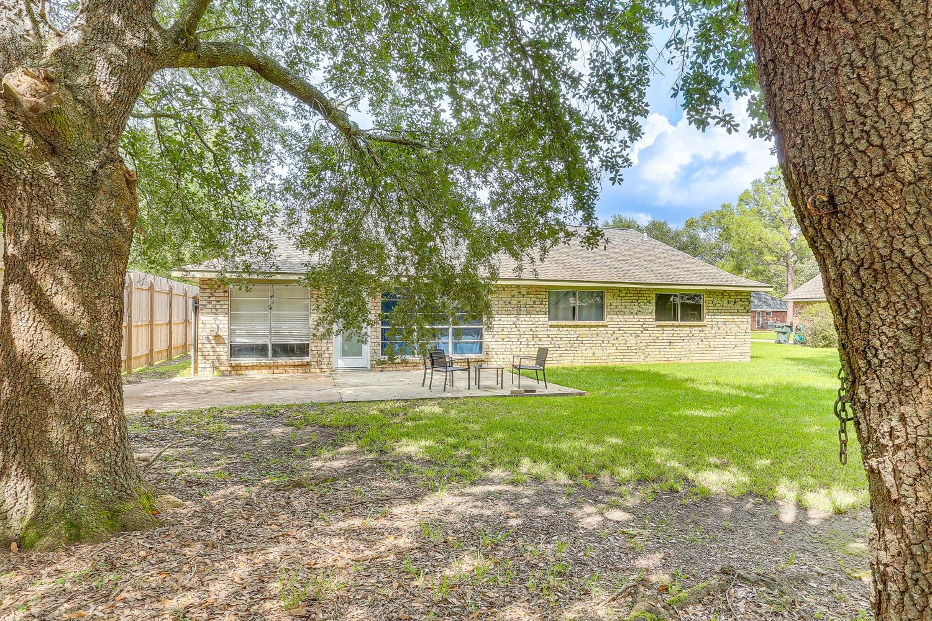 Fish, Golf, Explore Home 3 Mi to Prien Lake Park!