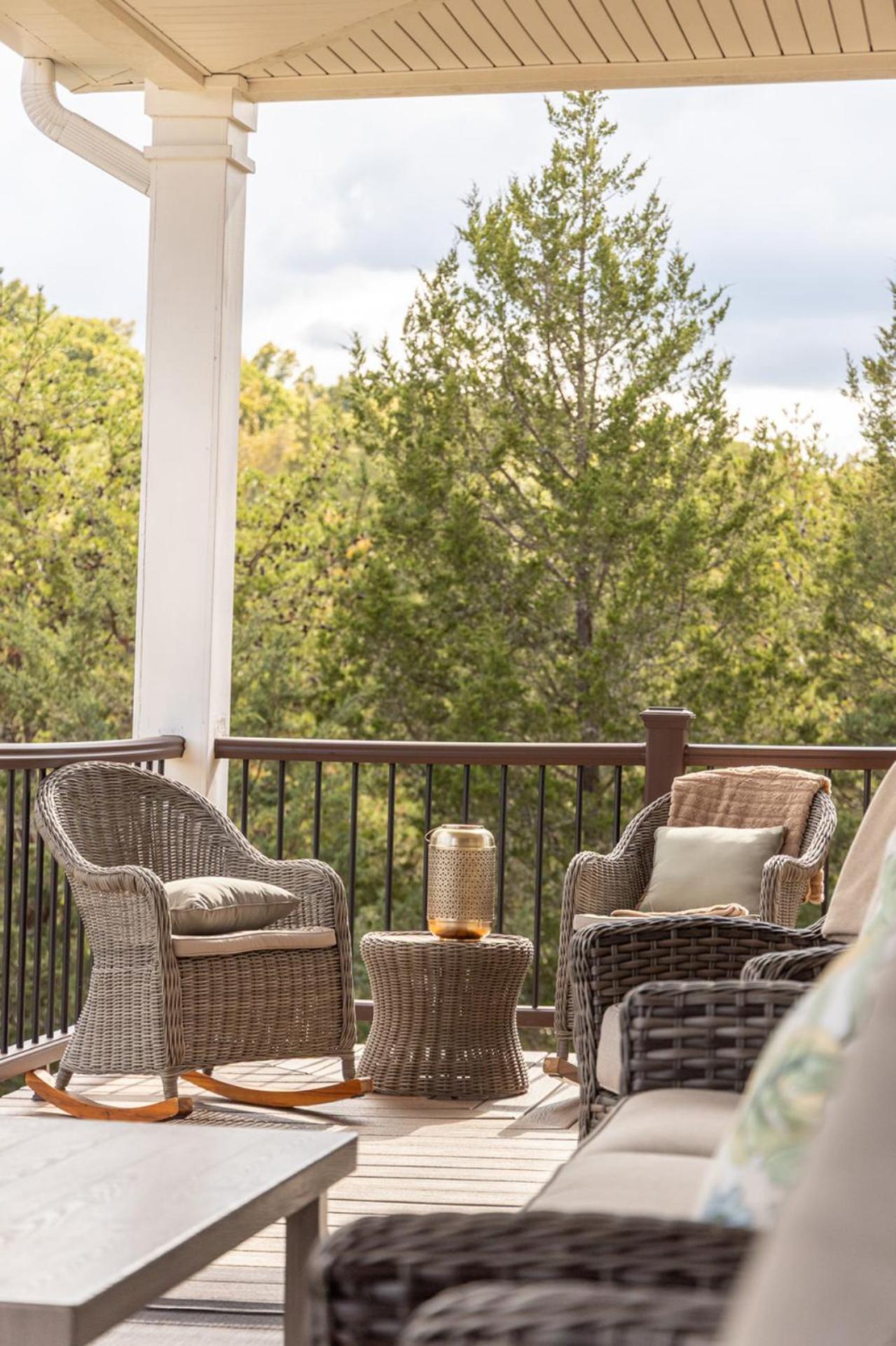 The Retreat at Paradise Hills 6BR Lake Front Dock Game Room
