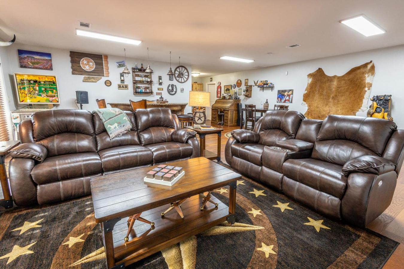 The Retreat at Paradise Hills 6BR Lake Front Dock Game Room