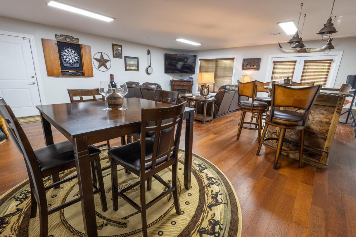 The Retreat at Paradise Hills 6BR Lake Front Dock Game Room