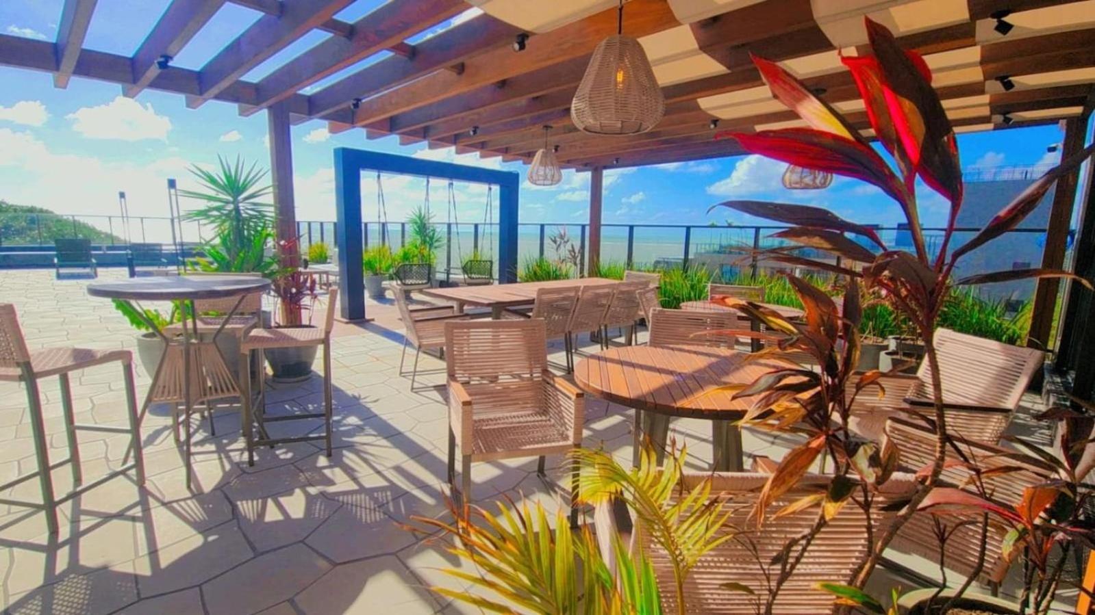 Beachfront Condo Studios with Pool in Bessa Beach - GSEs