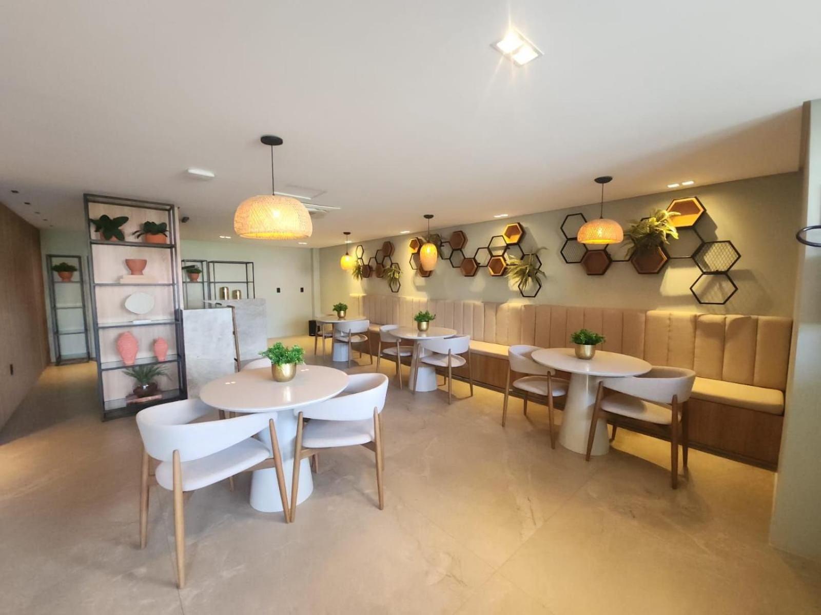 Beachfront Condo Studios with Pool in Bessa Beach - GSEs