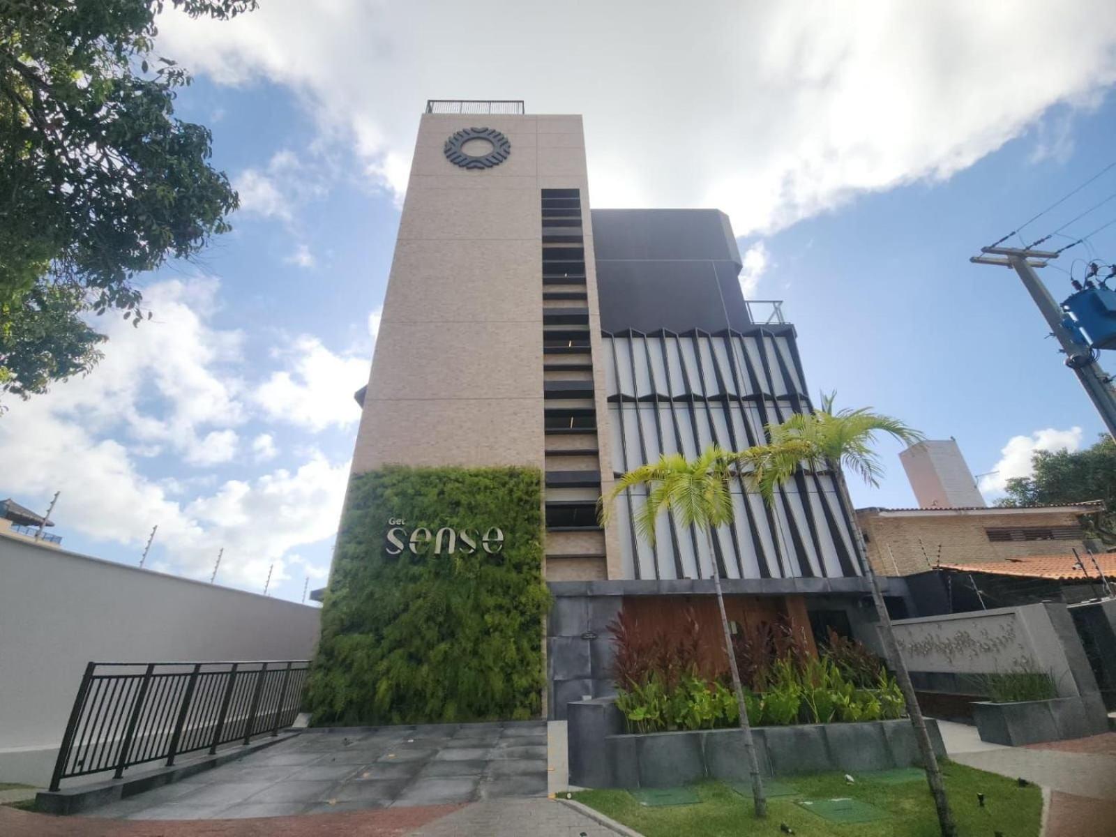Beachfront Condo Studios with Pool in Bessa Beach - GSEs
