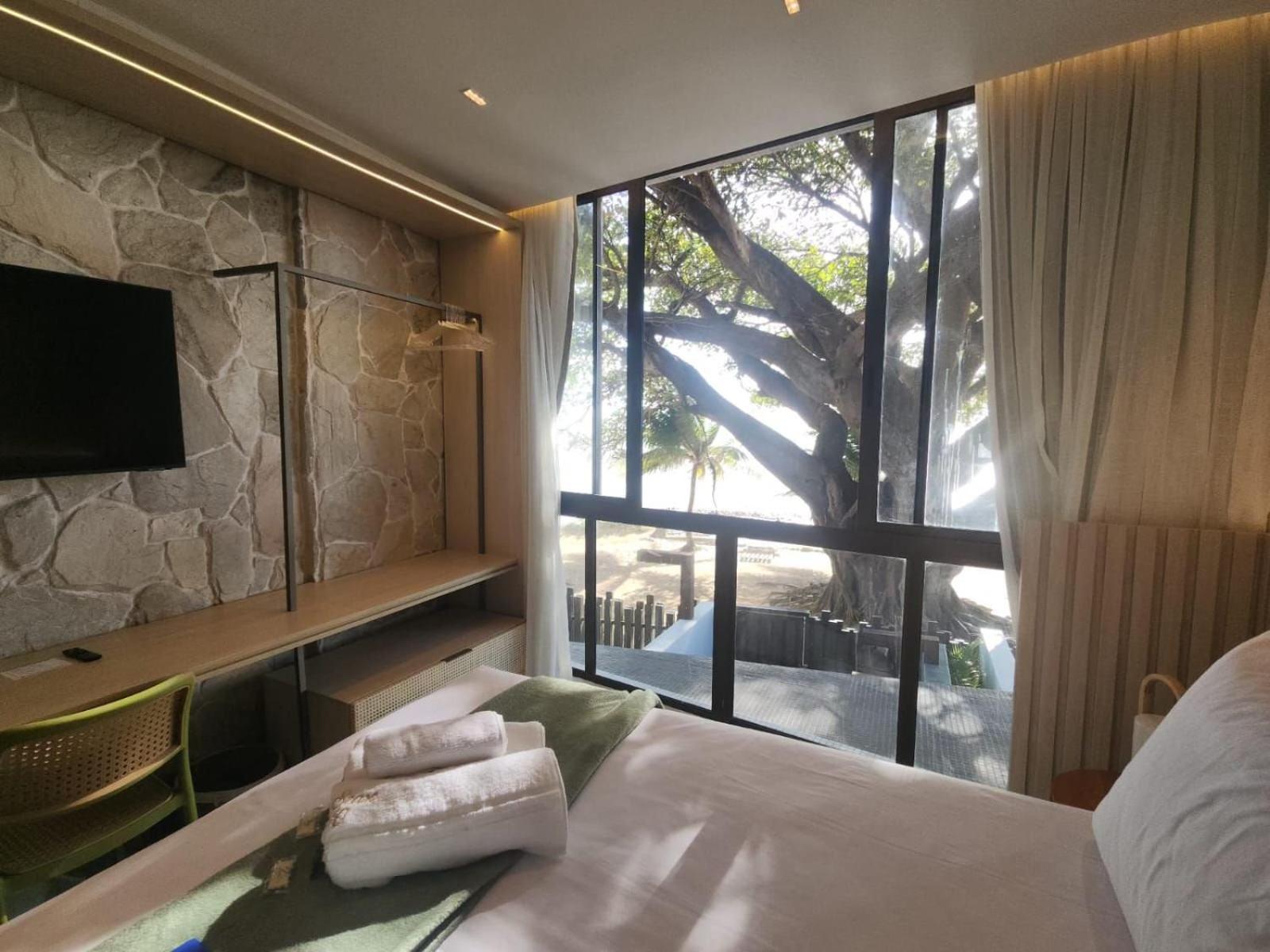 Beachfront Condo Studios with Pool in Bessa Beach - GSEs