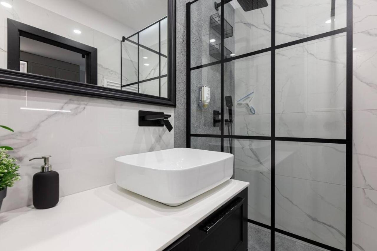 Chic Apartments - Cozy and Stylish - City Center - JP19