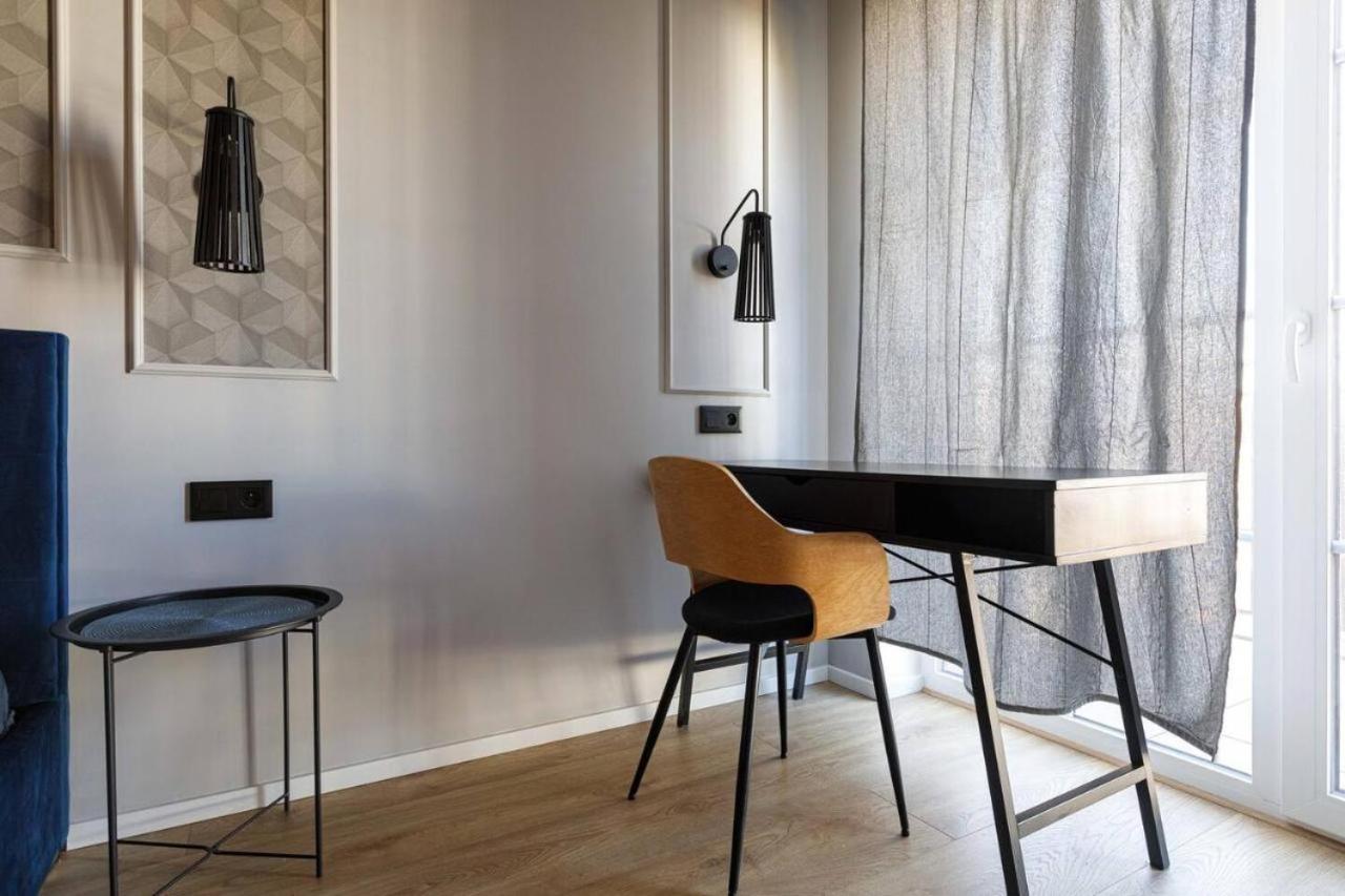 Chic Apartments - Cozy and Stylish - City Center - JP19