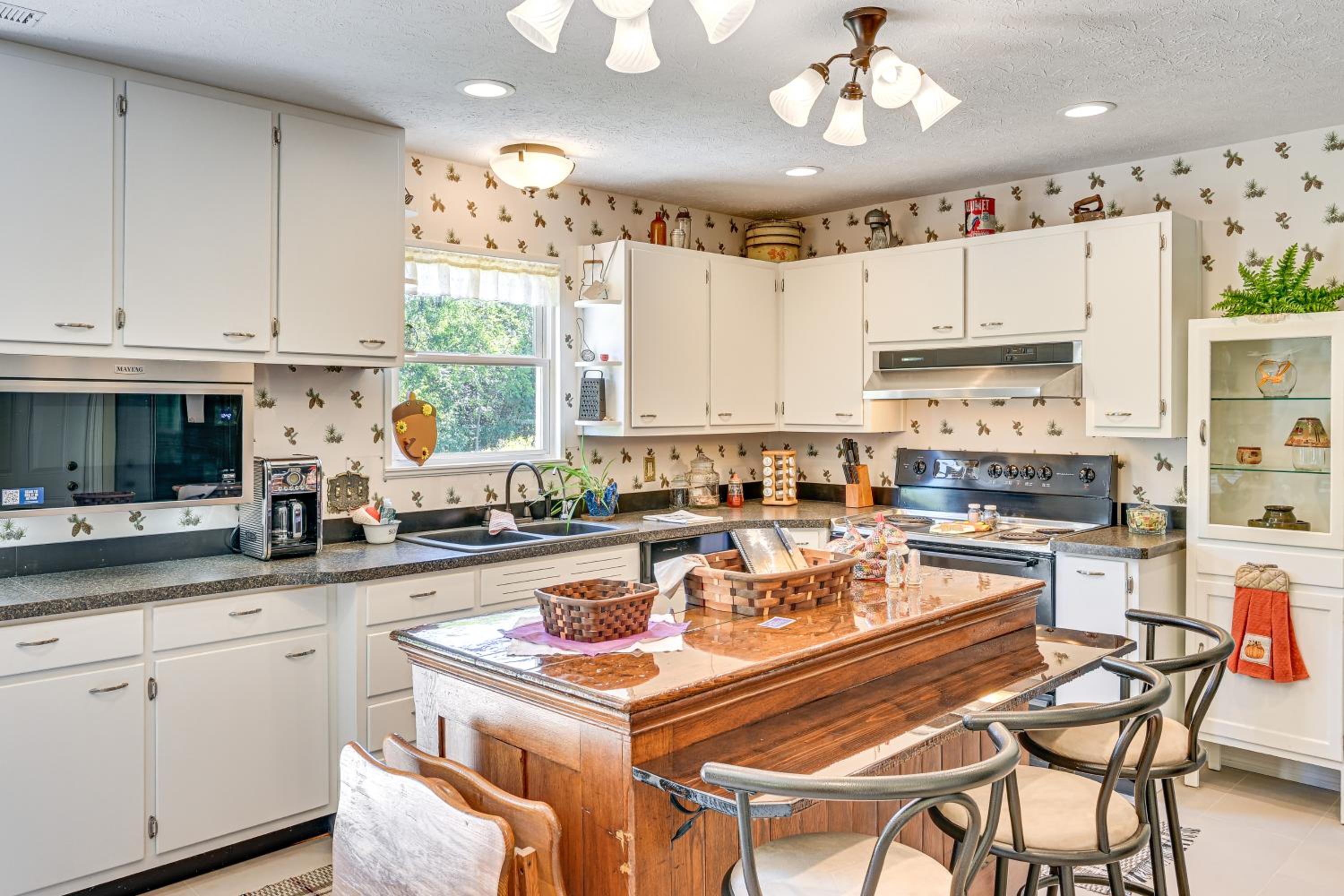 Studio with Trails 4 Mi to Erie Canal Park!