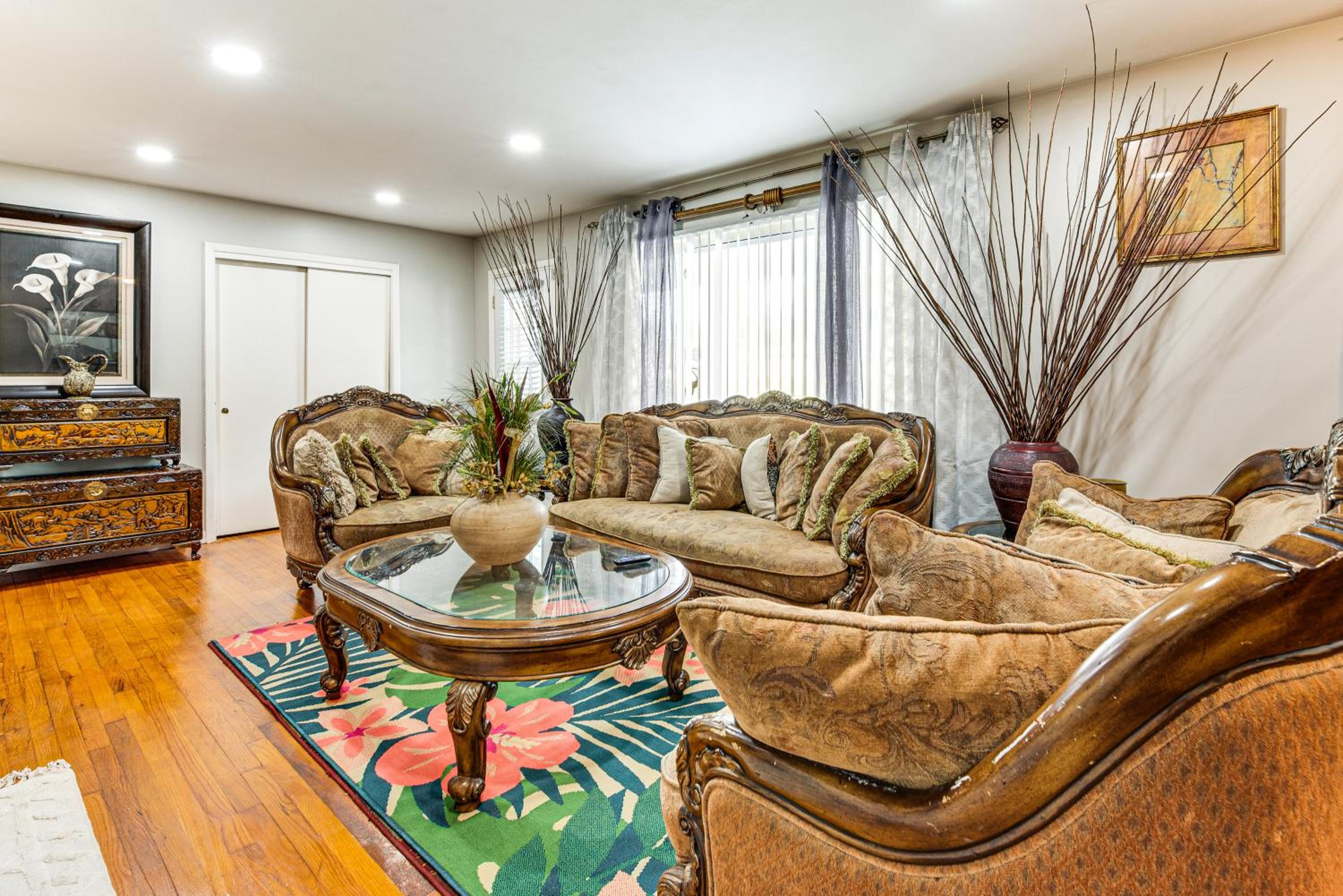 9 Mi to Downtown Atlanta Home with Deck and Yard!