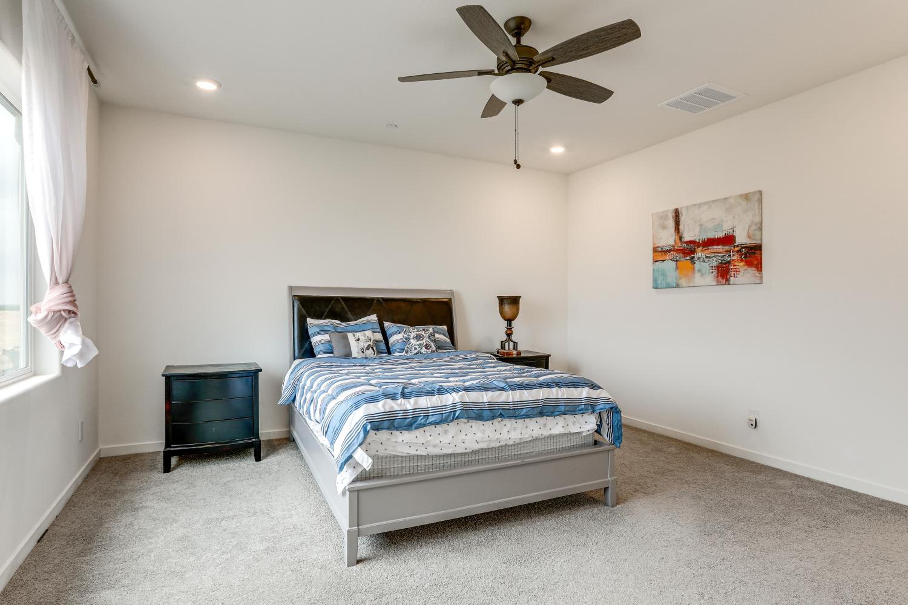 Modern Family Home in Suburbs of Sacramento!