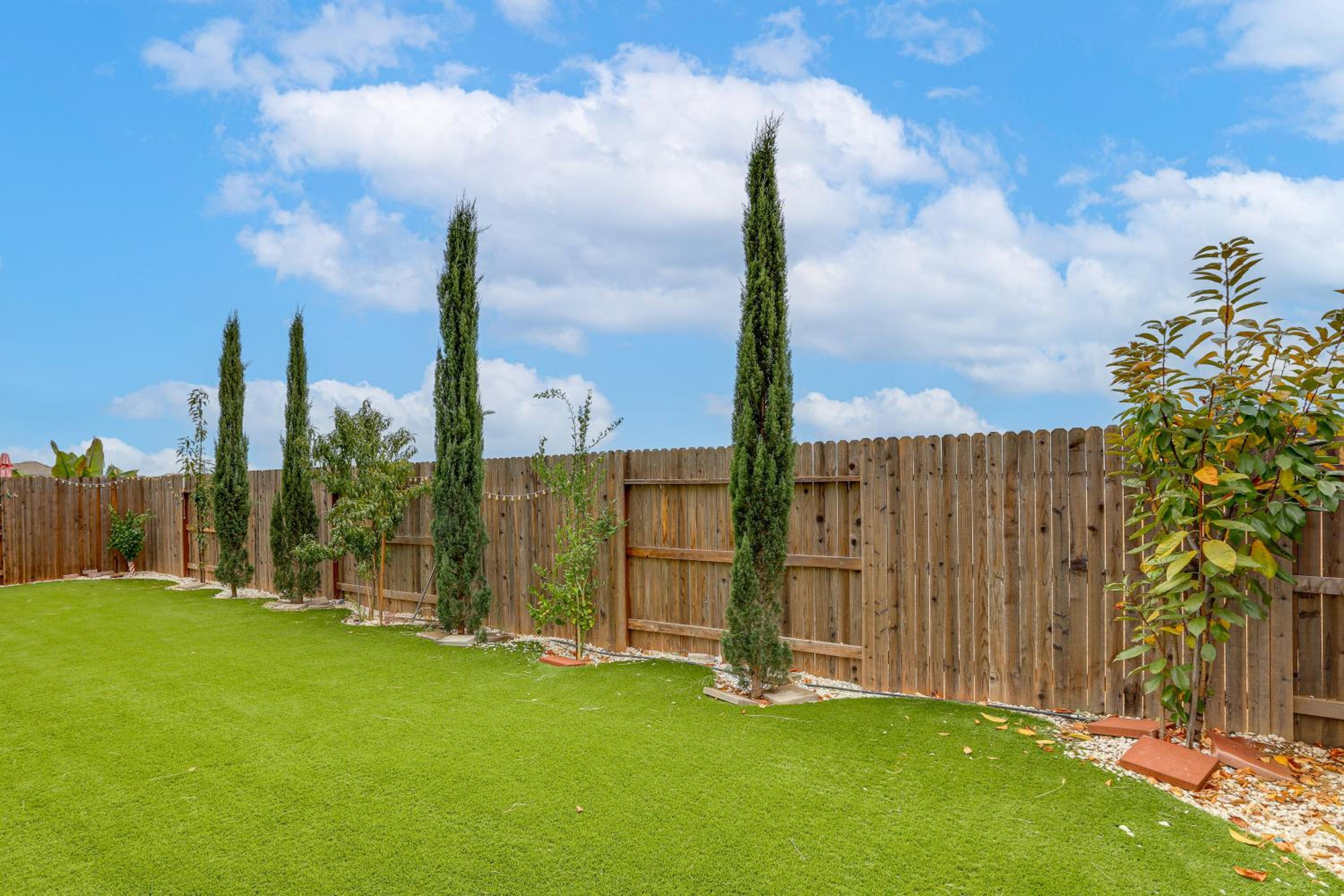 Modern Family Home in Suburbs of Sacramento!