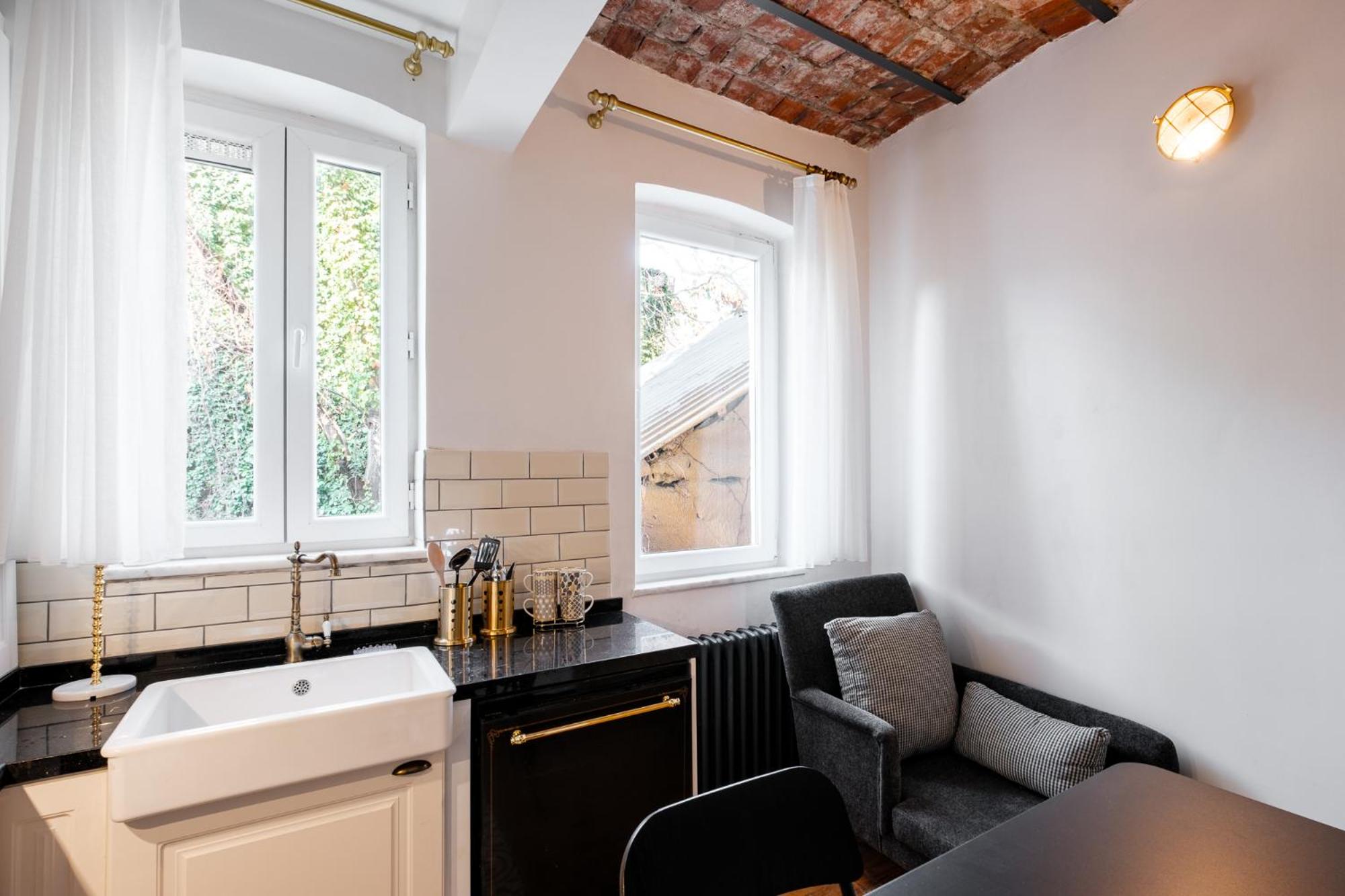 Balcony-AC-Smart TV 10 min to Taksim İstiklal