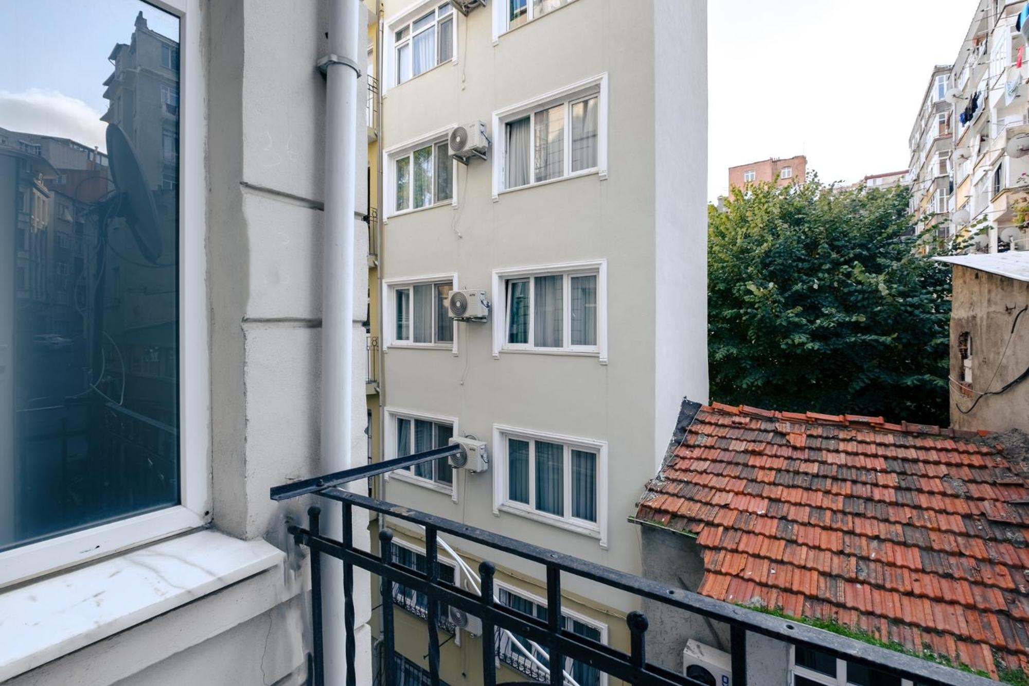 Balcony-AC-Smart TV 10 min to Taksim İstiklal