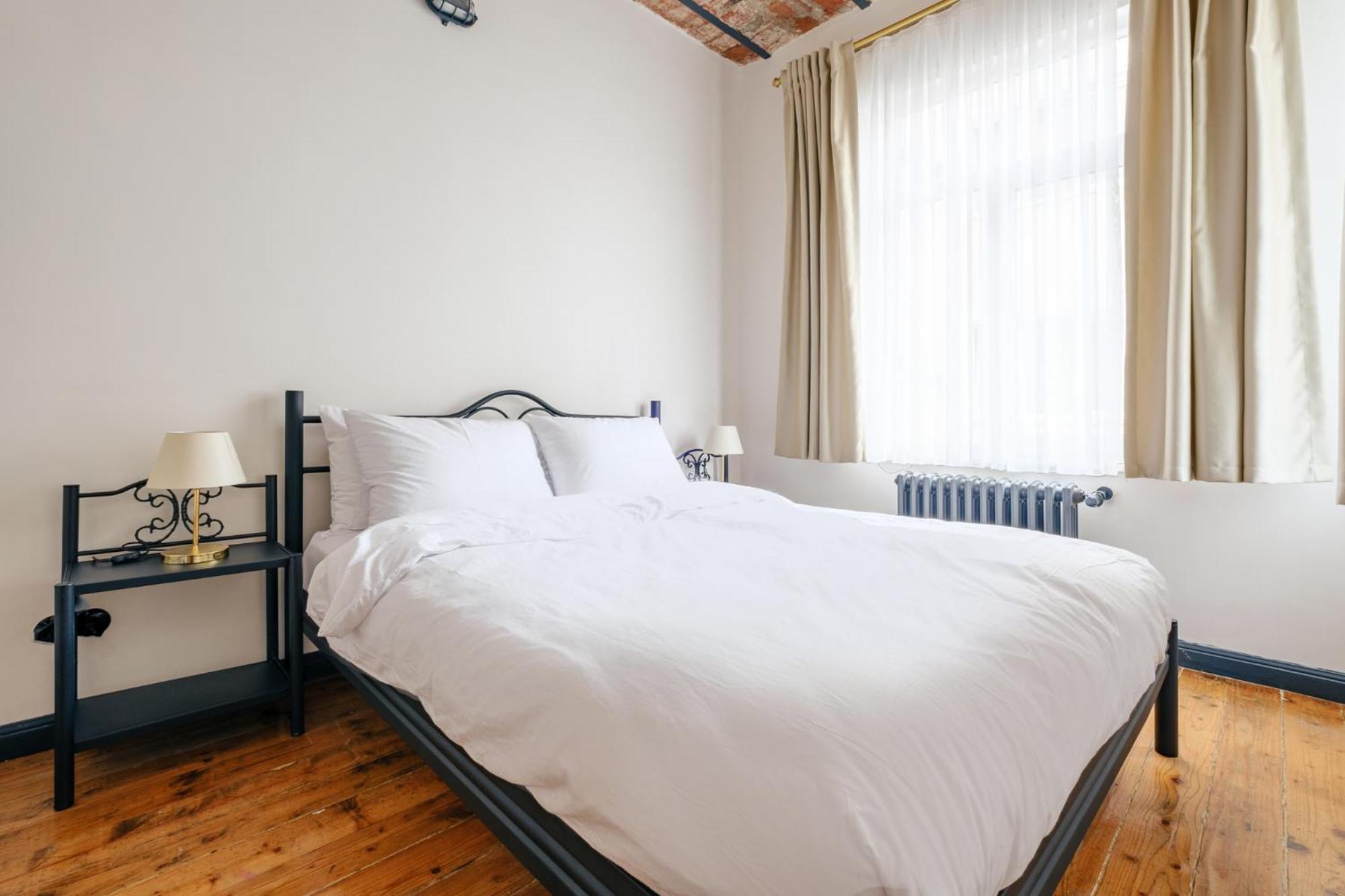 Balcony-AC-Smart TV 10 min to Taksim İstiklal