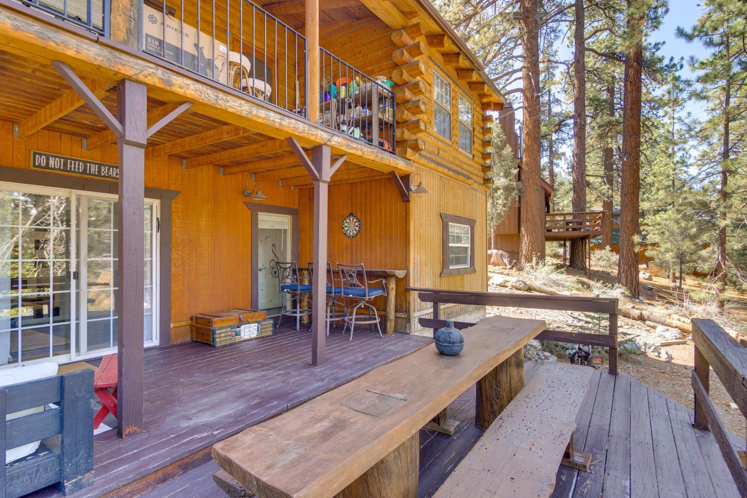 Golf and Swim! Pine Mtn Club Retreat with Game Area