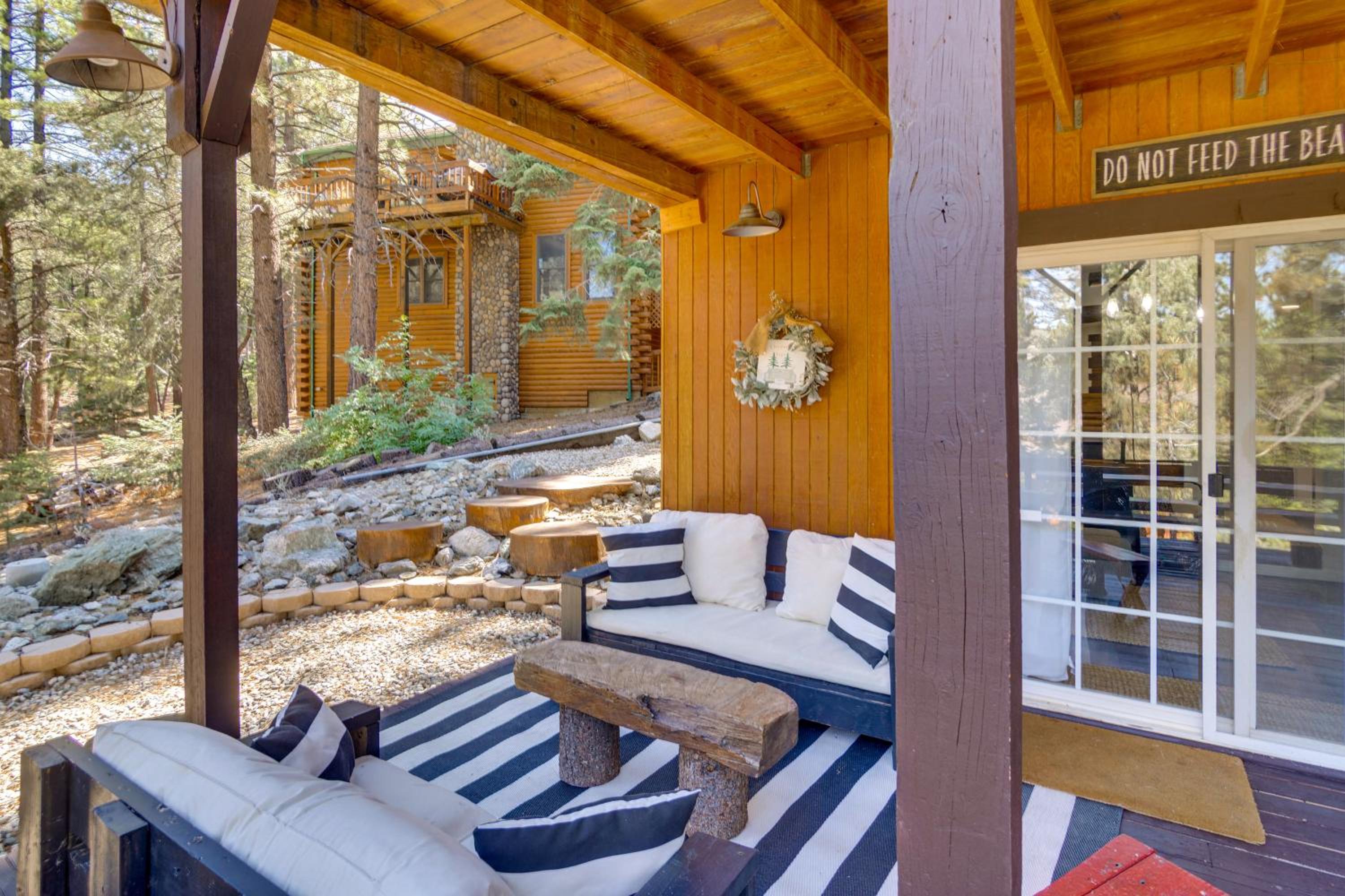 Golf and Swim! Pine Mtn Club Retreat with Game Area
