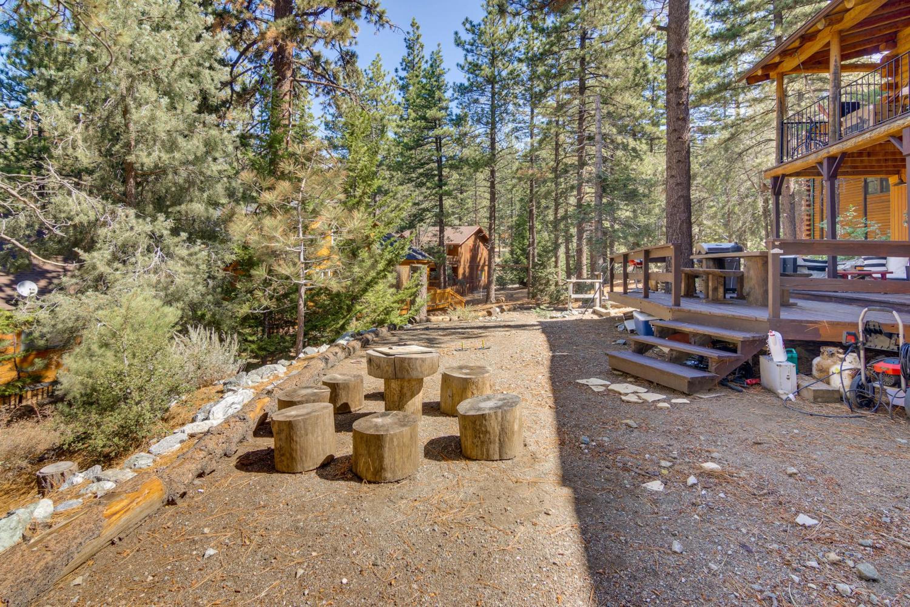 Golf and Swim! Pine Mtn Club Retreat with Game Area