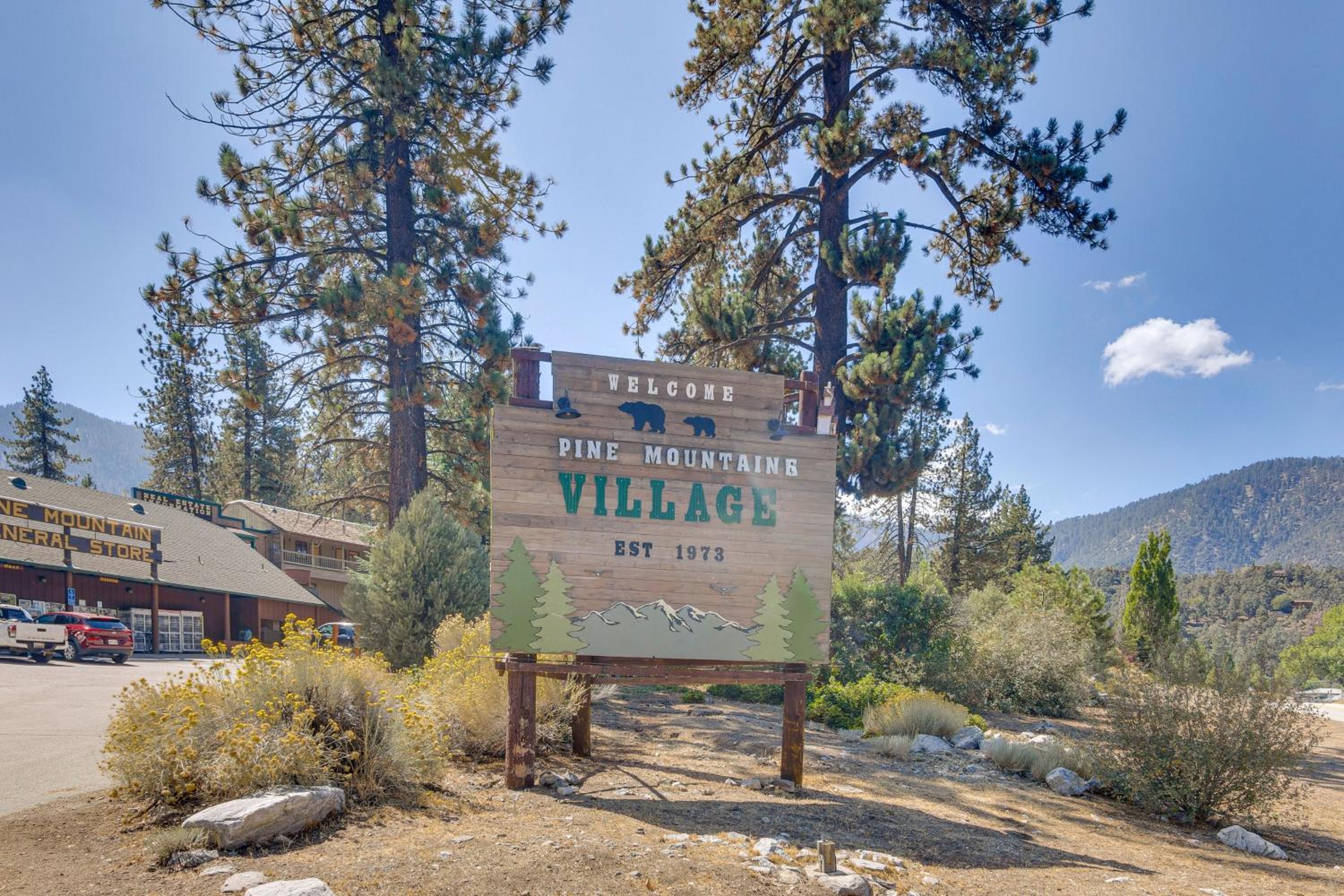 Golf and Swim! Pine Mtn Club Retreat with Game Area