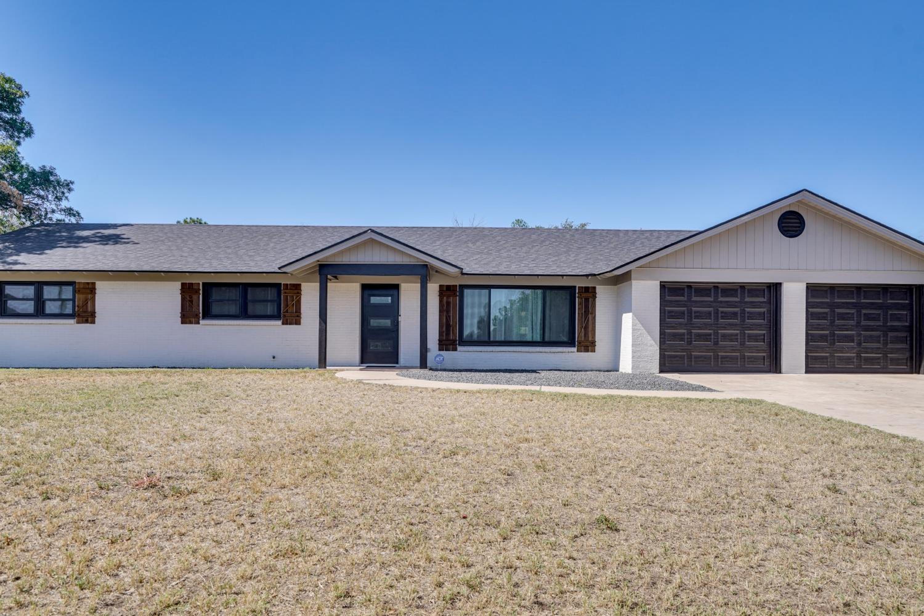 Backyard and Game Room! Home in Heart of Midland