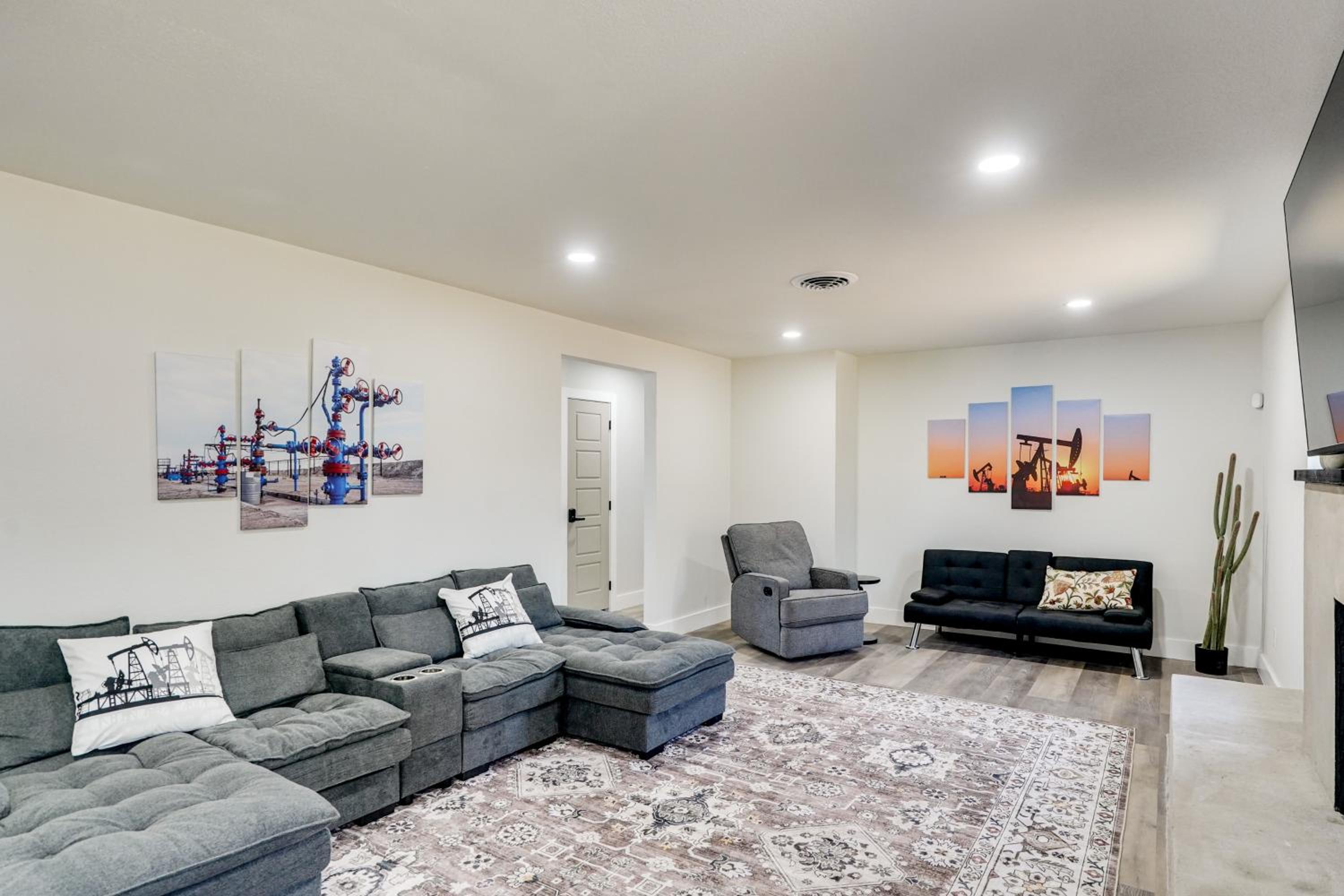 Backyard and Game Room! Home in Heart of Midland