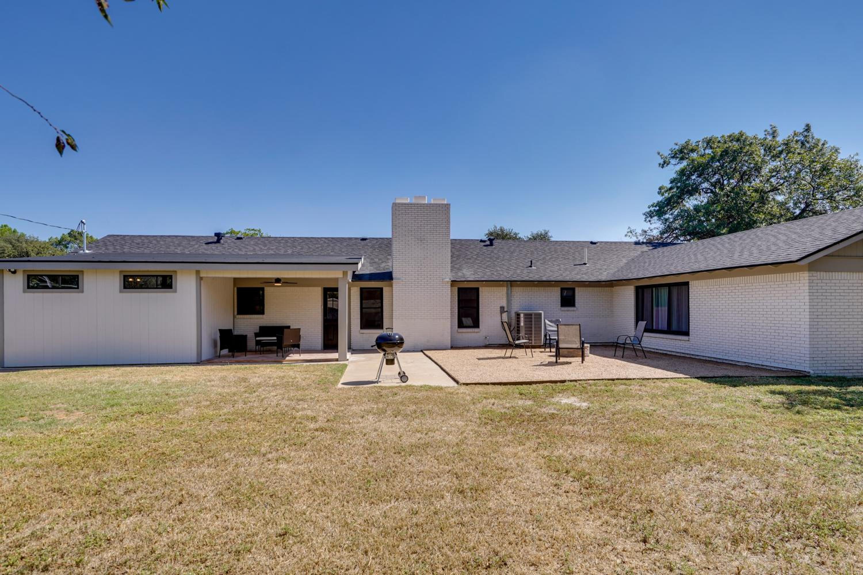 Backyard and Game Room! Home in Heart of Midland