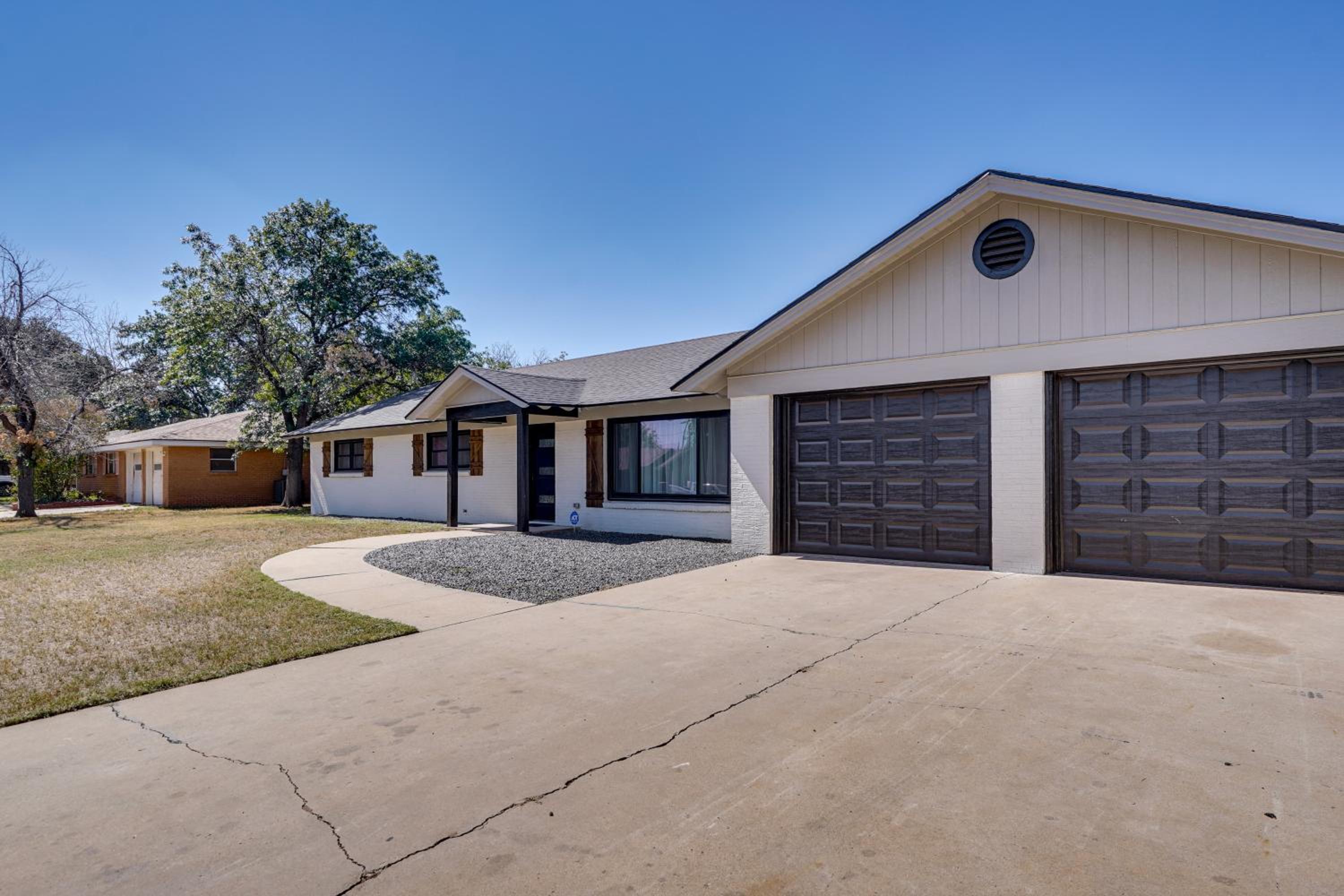 Backyard and Game Room! Home in Heart of Midland