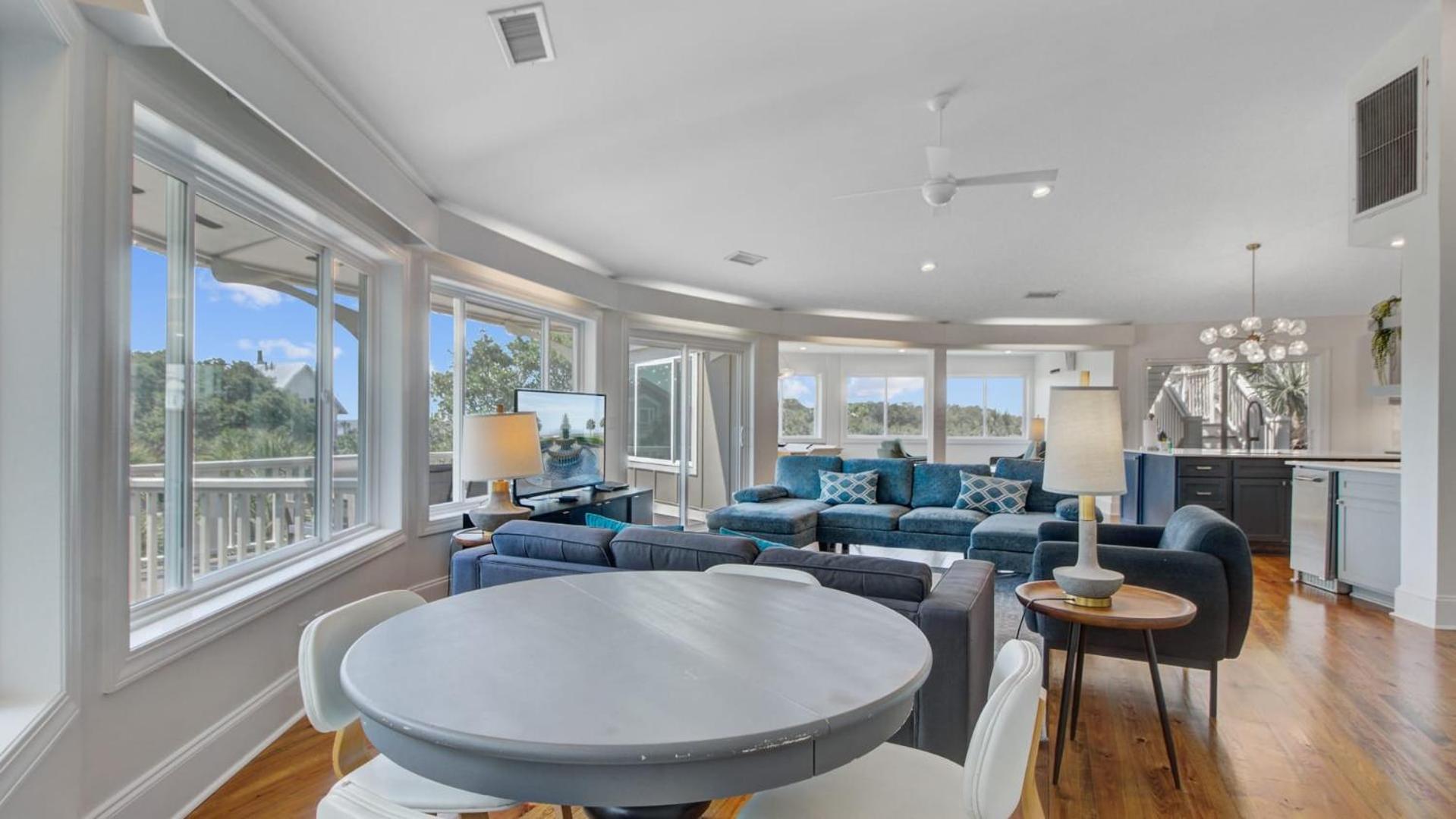 Private Pool Putting Green Steps to Isle of Palms Beach Paradise on Palm