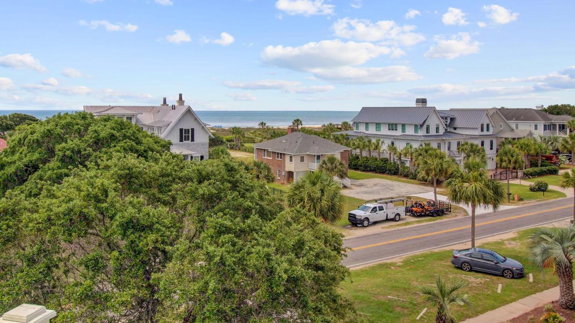 Private Pool Putting Green Steps to Isle of Palms Beach Paradise on Palm