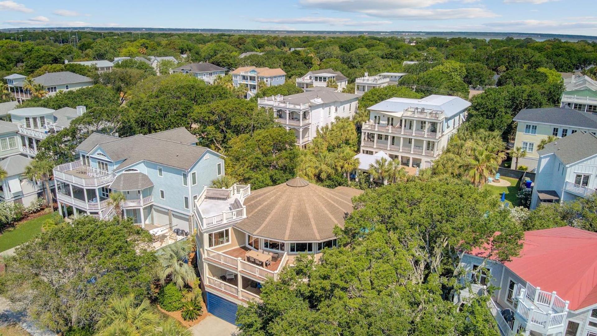 Private Pool Putting Green Steps to Isle of Palms Beach Paradise on Palm