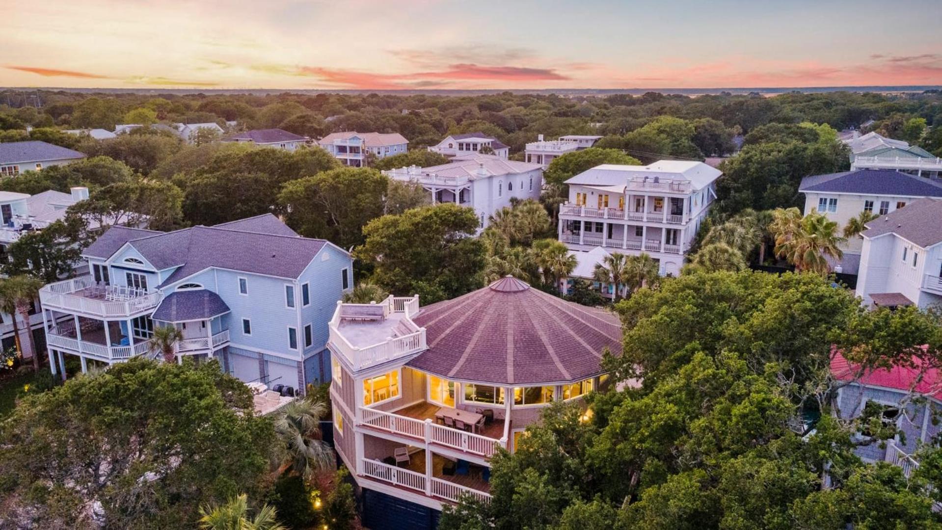 Private Pool Putting Green Steps to Isle of Palms Beach Paradise on Palm