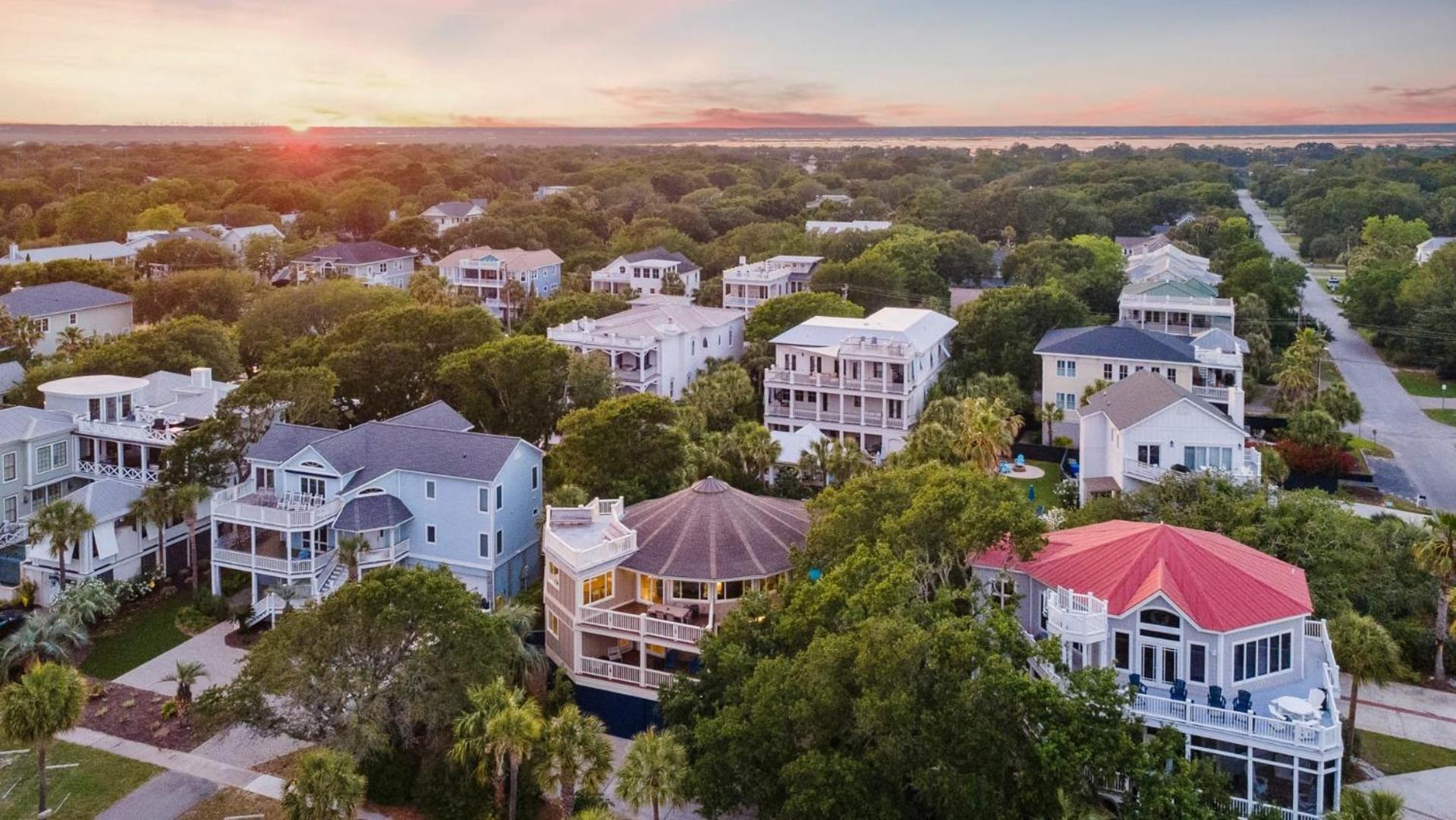 Private Pool Putting Green Steps to Isle of Palms Beach Paradise on Palm