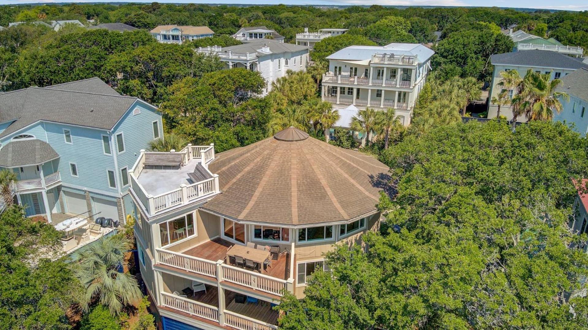 Private Pool Putting Green Steps to Isle of Palms Beach Paradise on Palm