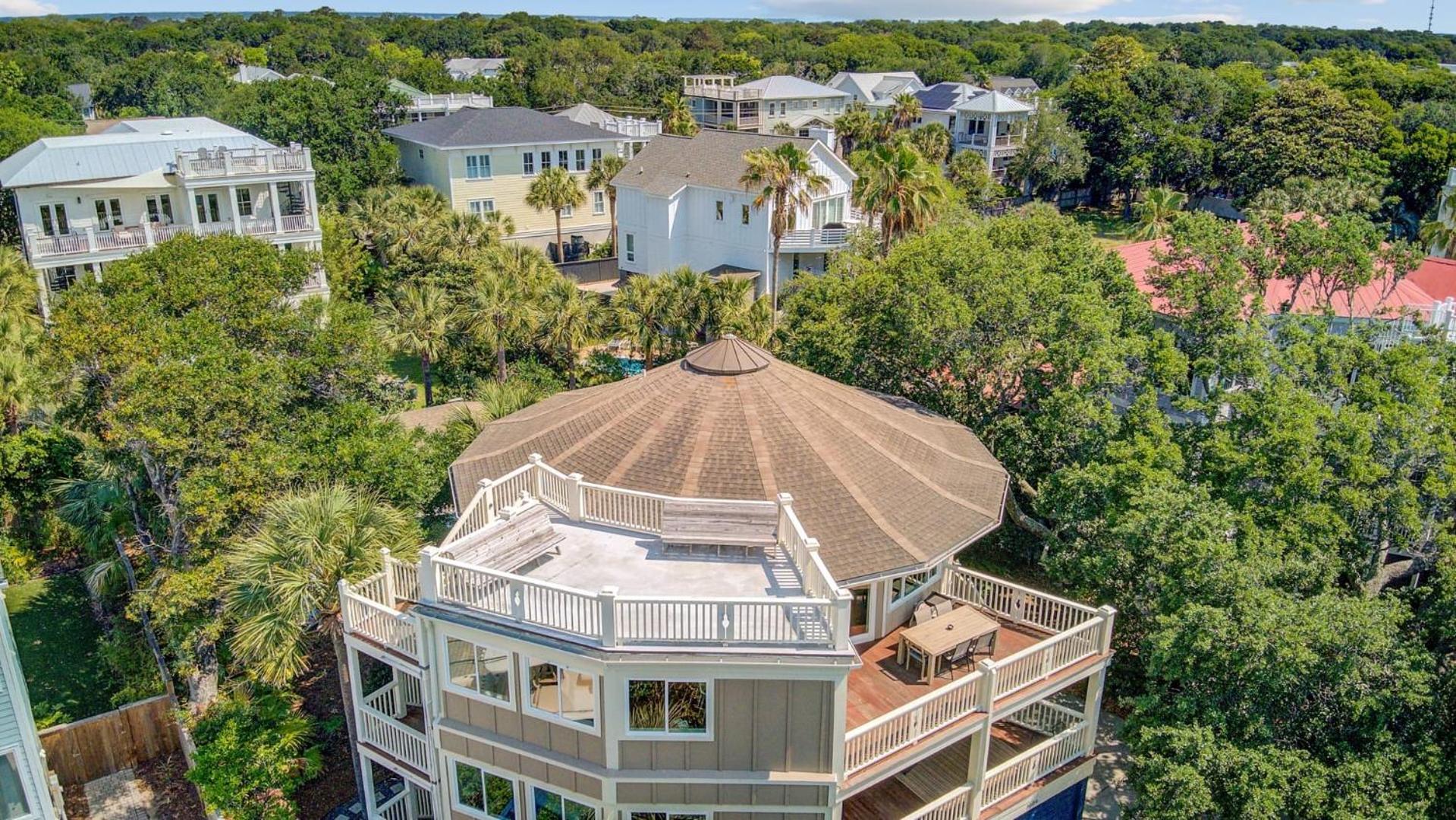 Private Pool Putting Green Steps to Isle of Palms Beach Paradise on Palm