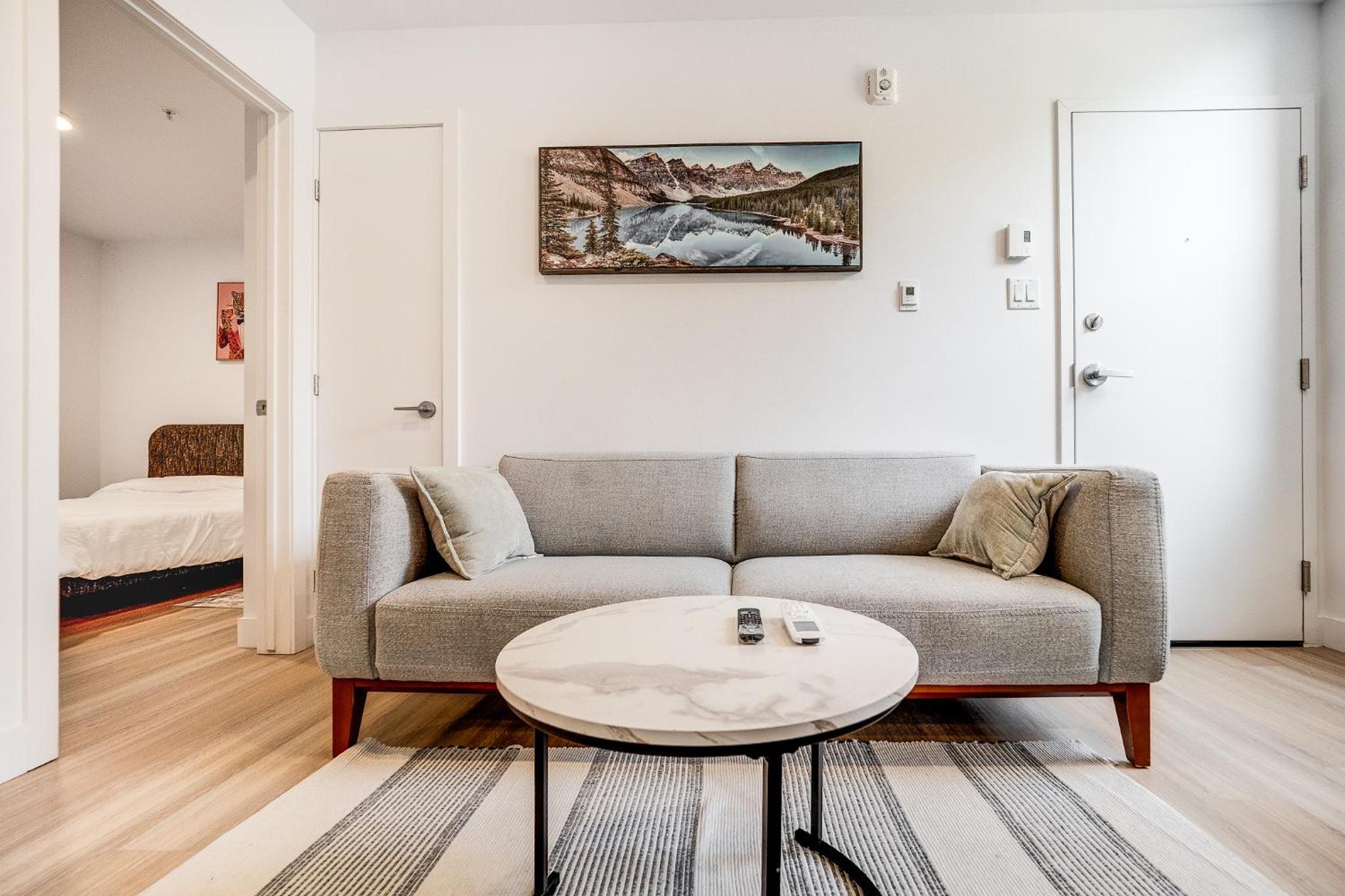 Stunning 2 Bedroom Downtown Montreal